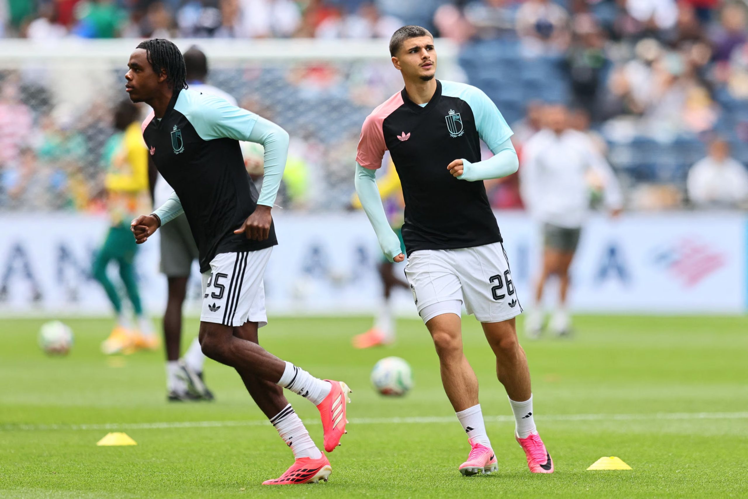 Matías Fernández-Pardo, en un calentamiento con su selección. (Reuters/Blake Dahlin)
