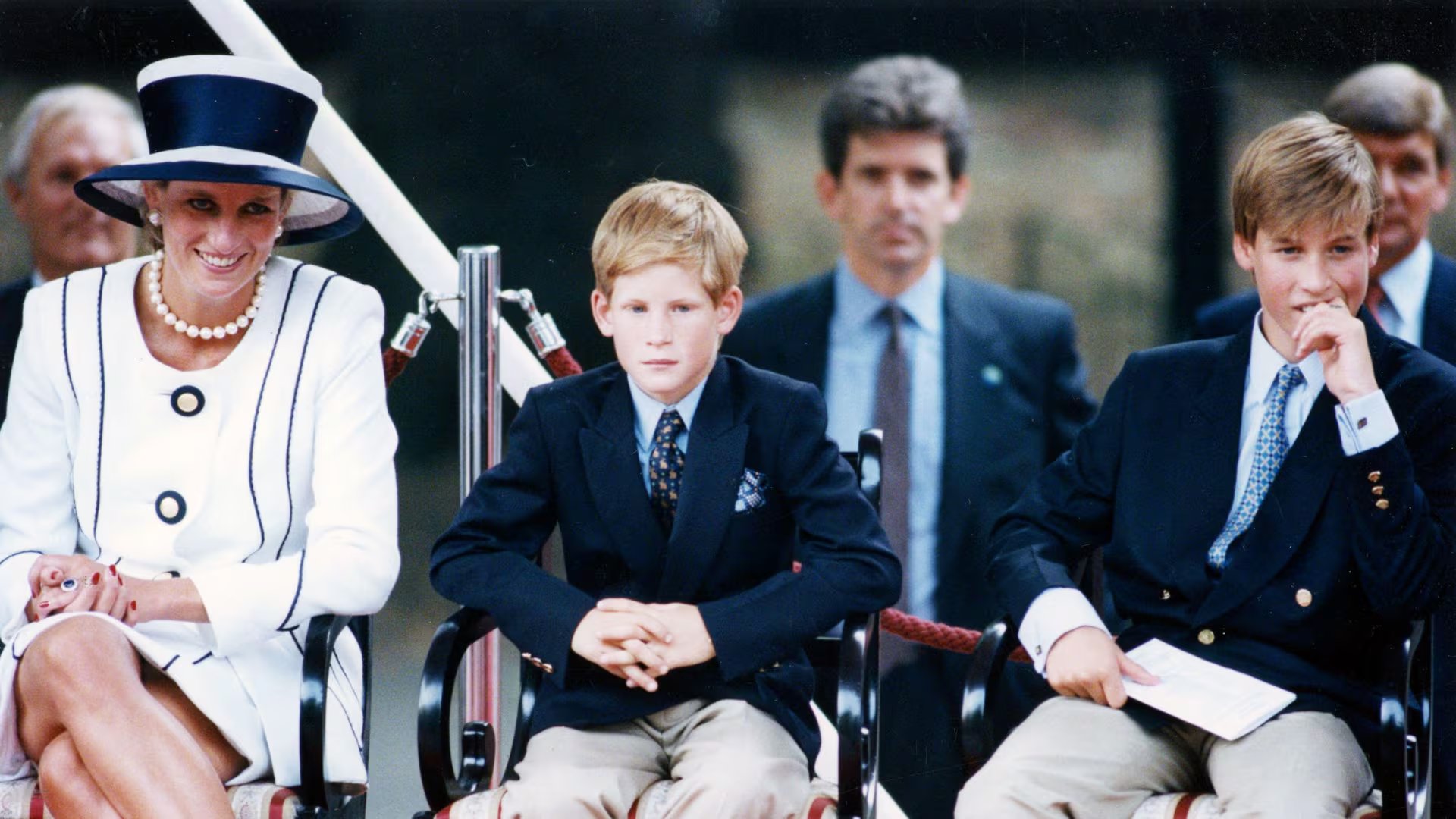 Imagen de archivo de Lady Di con los príncipes Guillermo y Harry (Grosby)
