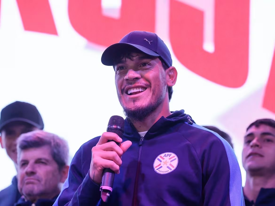 Gustavo Gómez también se pronunció ante los fanáticos
