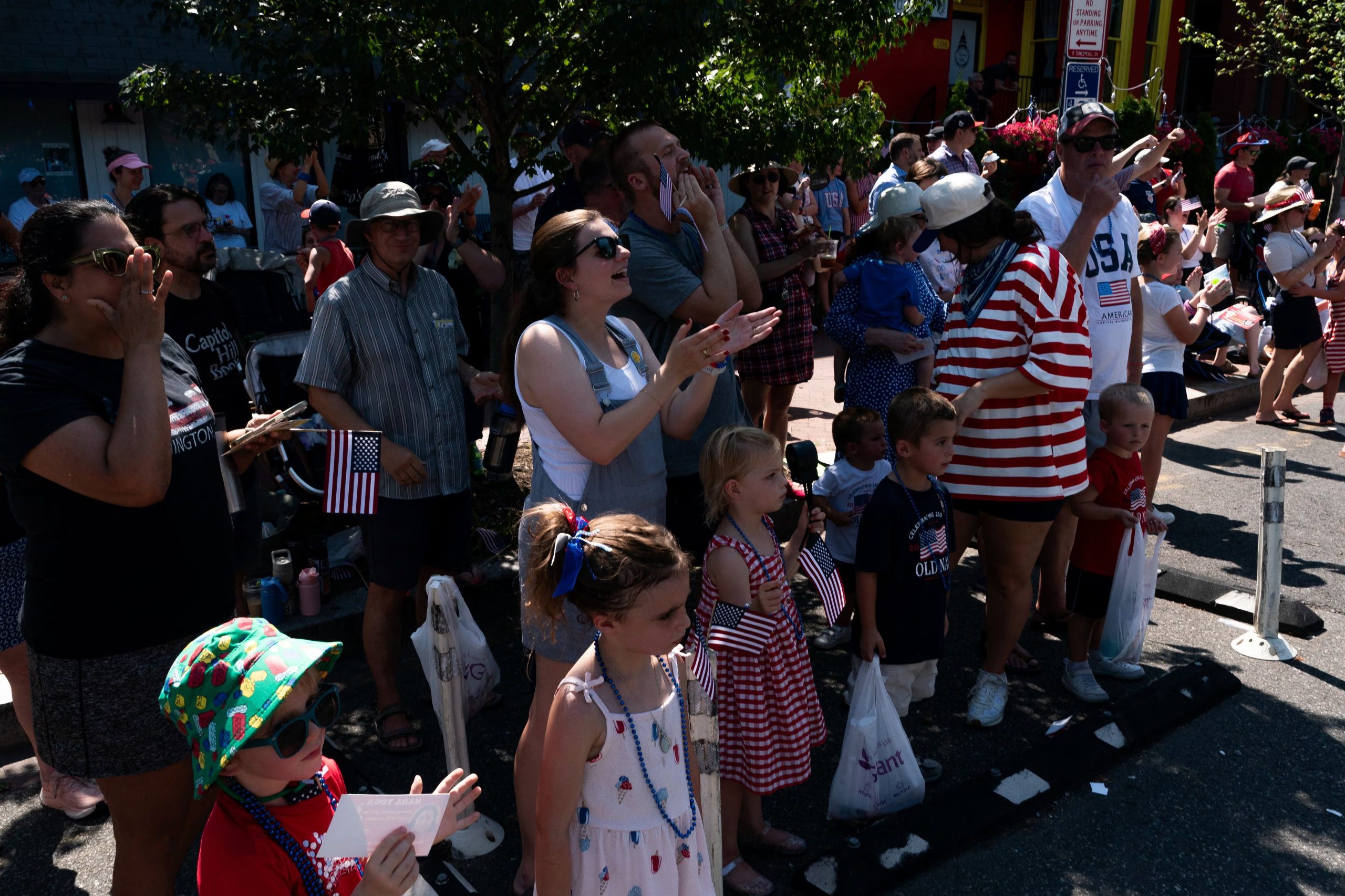 Miles de norteamericanos participaron de los festejos por el Día de la Independencia pese a las altas temperaturas (REUTERS/Elizabeth Frantz)