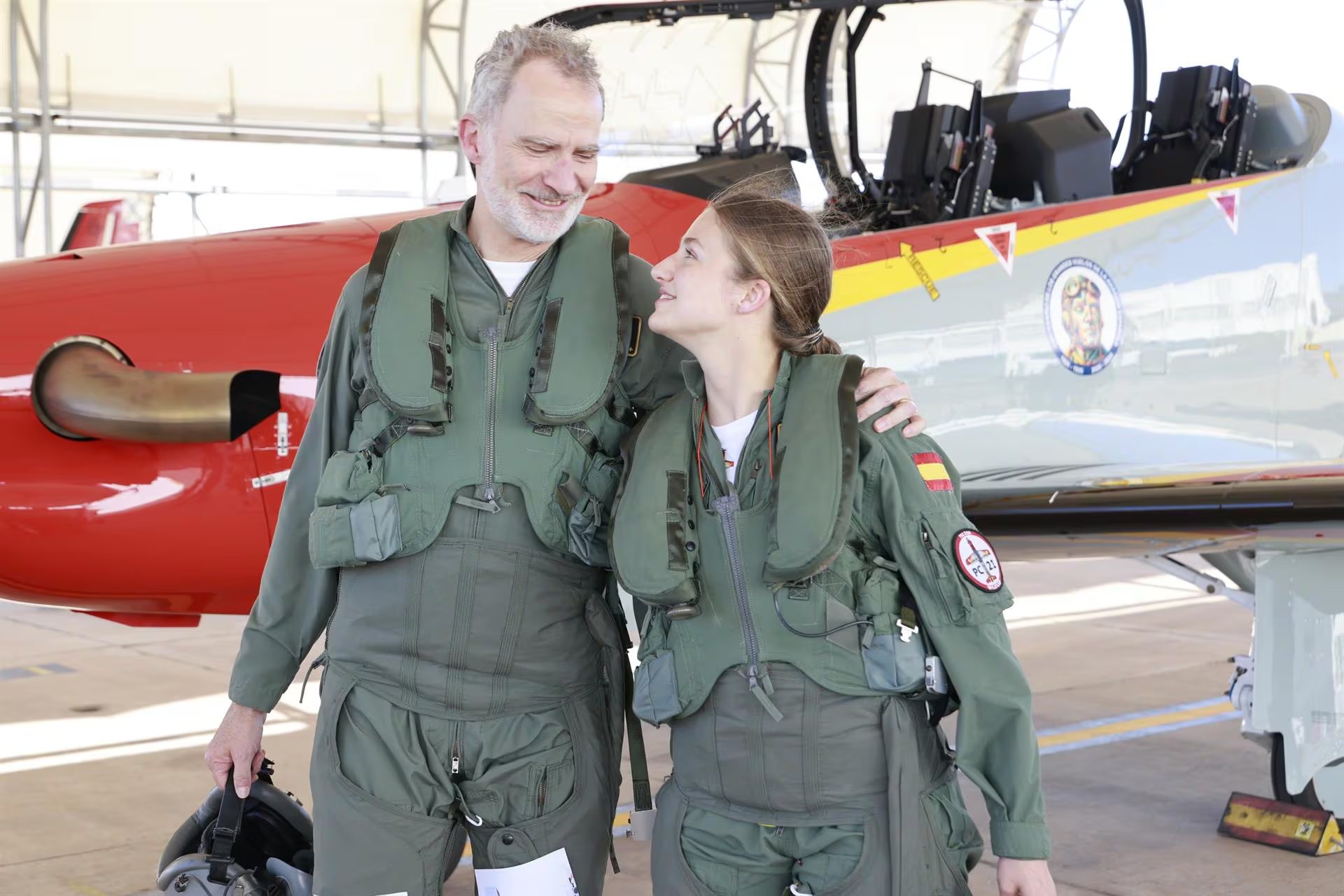 El vuelo del rey Felipe VI y la princesa Leonor (Casa Real)