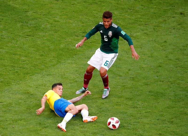 México ha estado cerca de avanzar, pero no ha podido dar el salto de calidad dentro del terreno de juego. (REUTERS/David Gray)