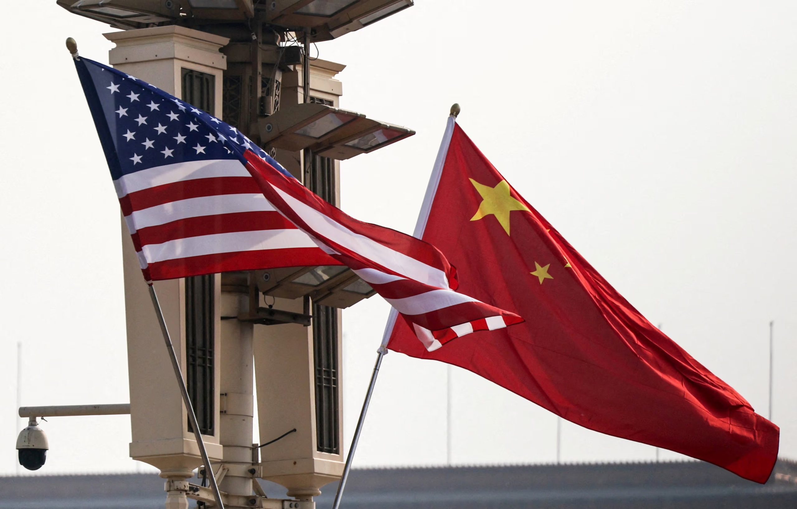 Ratcliffe reconoció que, a diferencia de Rusia, China le compite a EEUU 