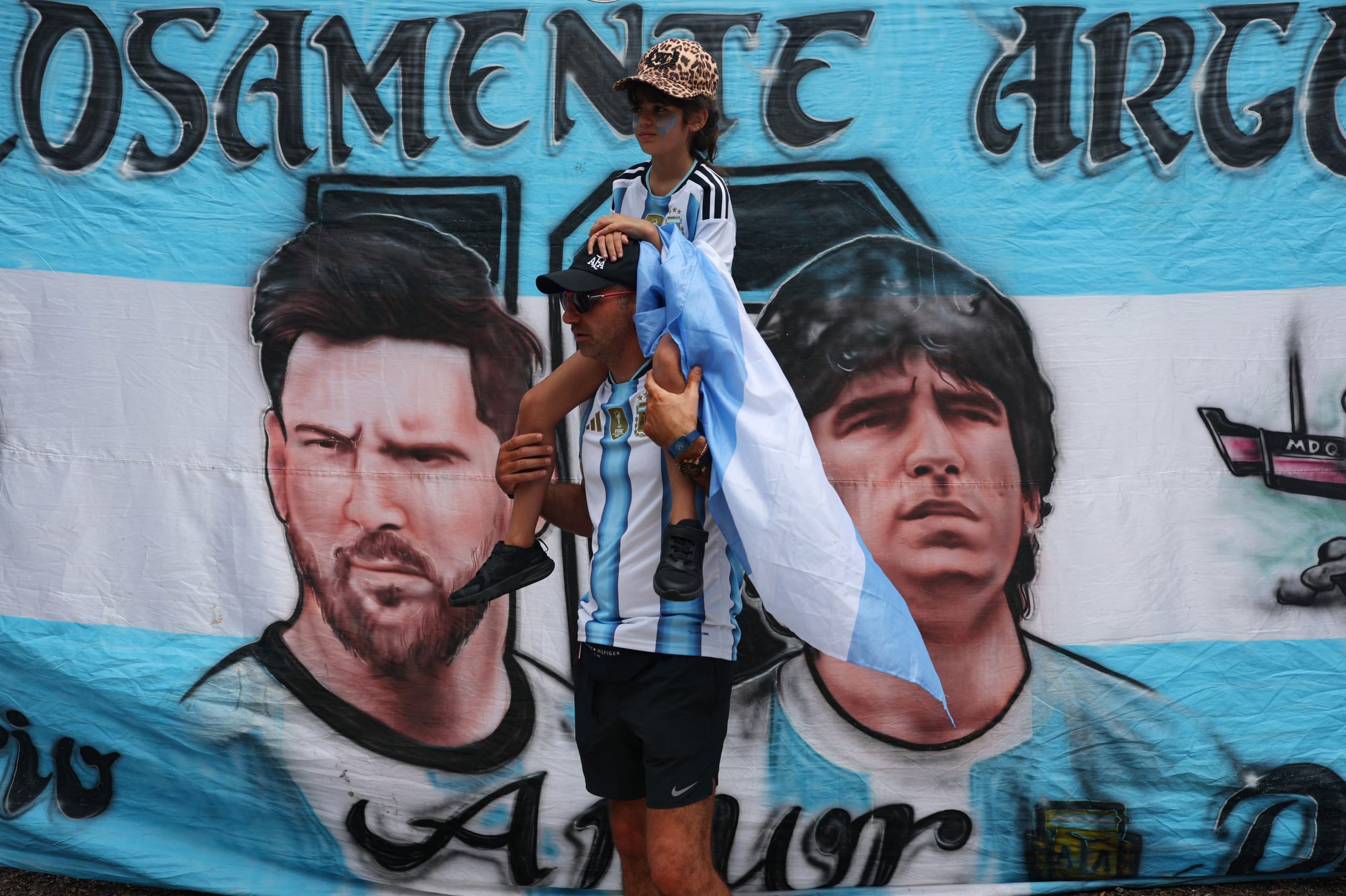 Messi y Maradona, figuras clave de los banderazos (REUTERS/Amanda Perobelli)
