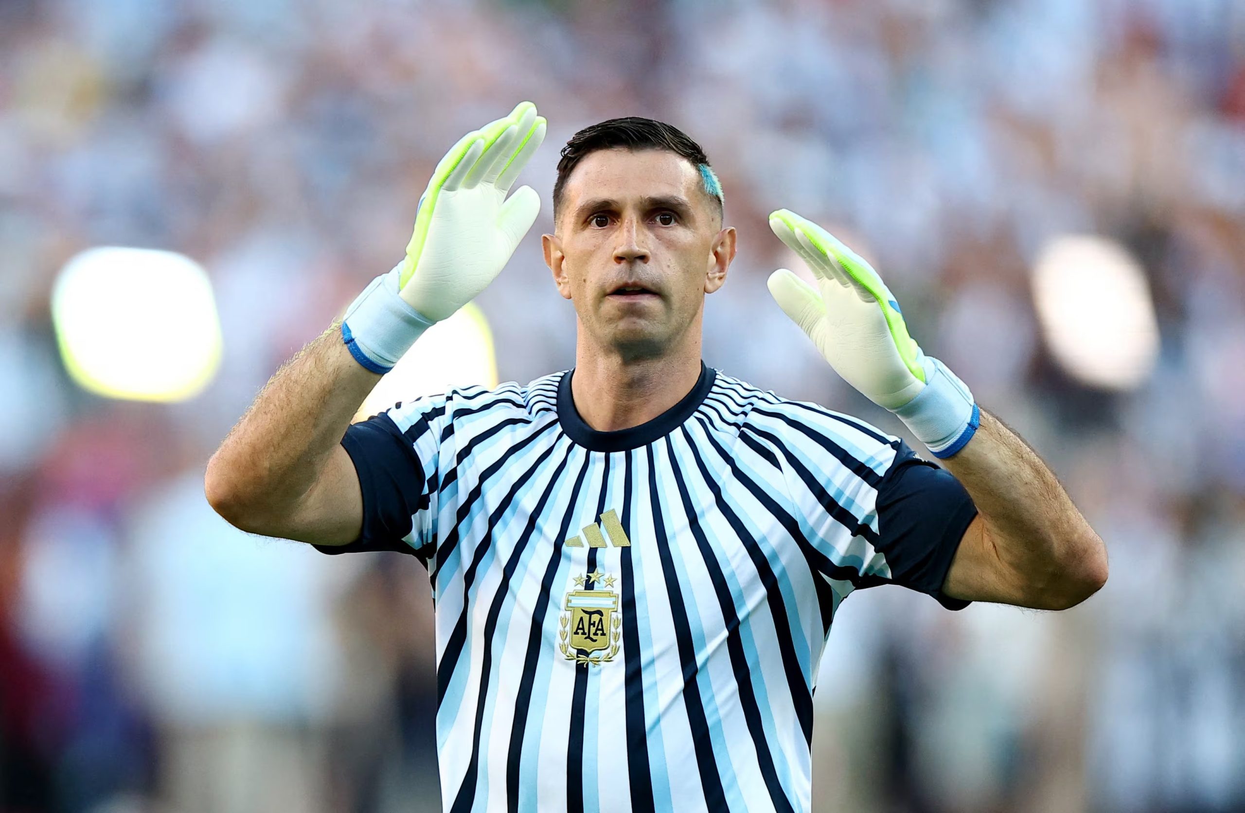 El arquero argentino Emiliano 