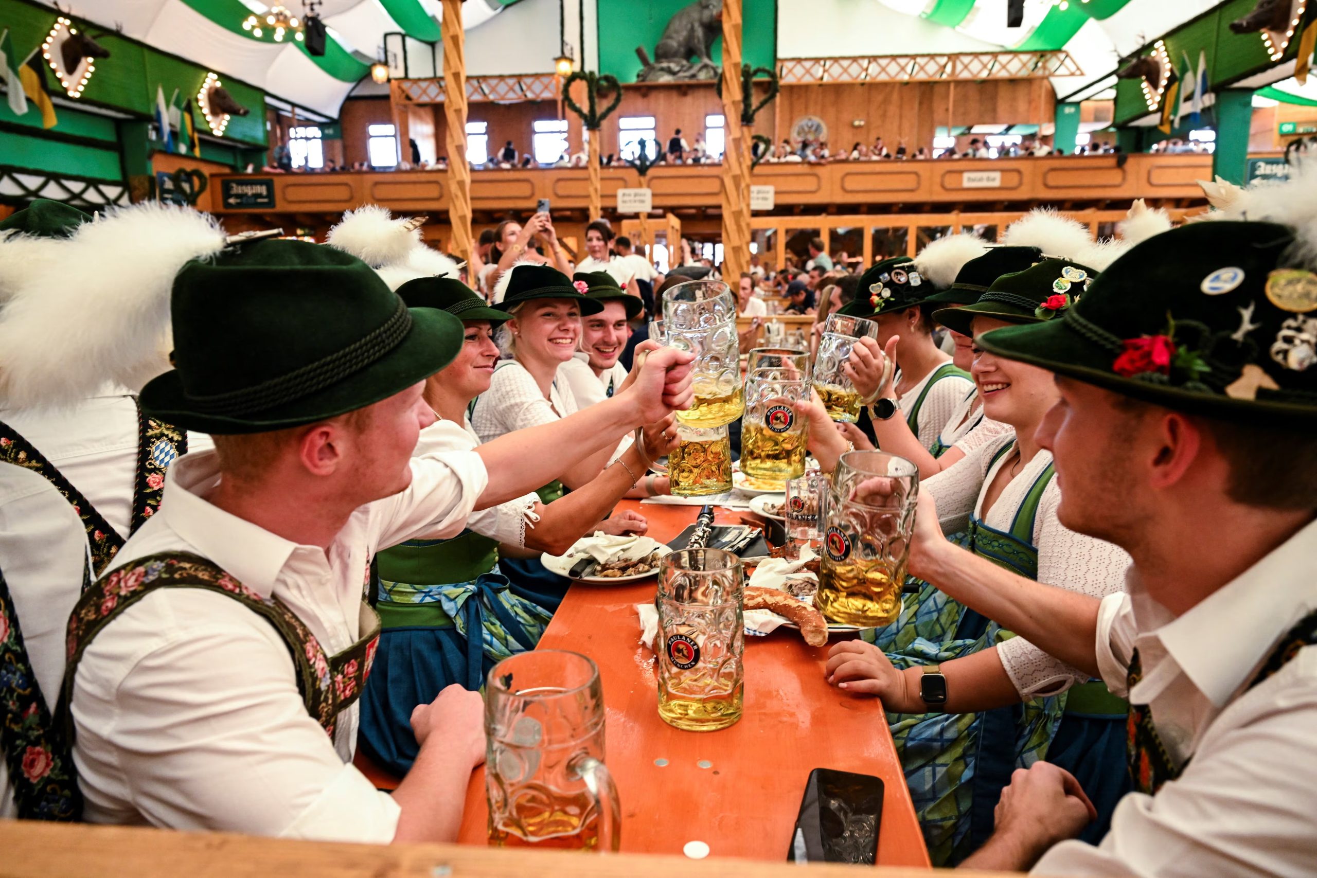 El Oktoberfest adapta su oferta a una generación que reduce el consumo de alcohol. (REUTERS/Angelika Warmuth)