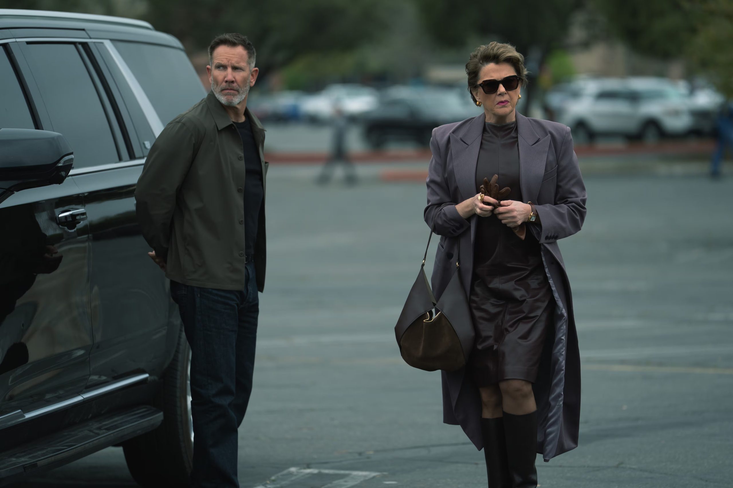 Annette Bening interpreta en 'Lucky' a una líder mafiosa que enfrenta el conflicto entre salvar a su hijo y responder ante su antiguo amante y jefe criminal