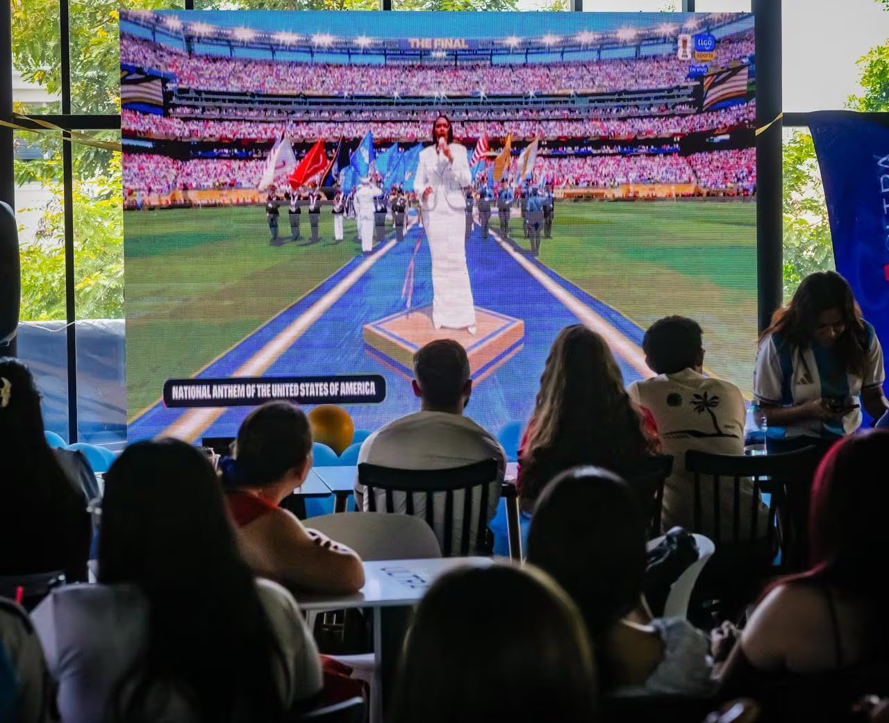 En varios puntos de El Salvador, familias y jóvenes se congregaron en espacios abiertos para acompañar juntos el cierre de la Copa Mundial de la FIFA 2026 y celebrar el apoyo a Argentina o España (Foto cortesía San Salvador Centro)