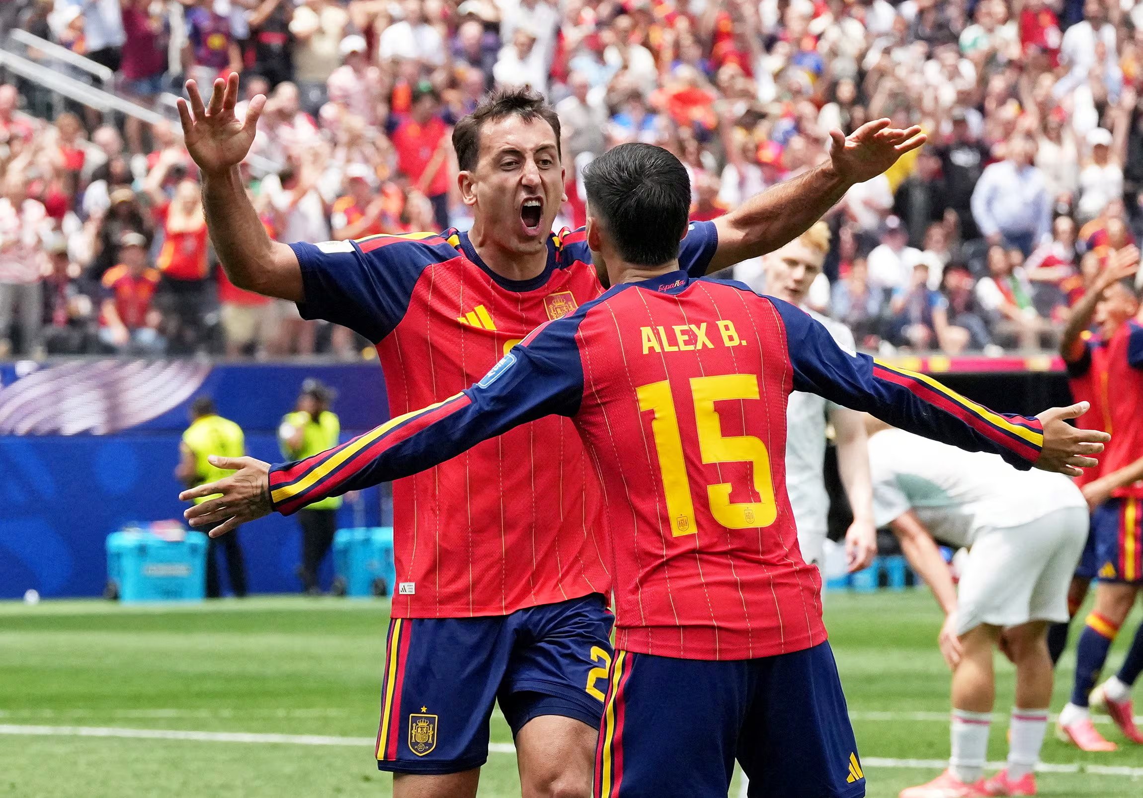 Mikel Oyarzabal celebra el primer gol de España en los dieciseisavos del Mundial 2026.(Reuters/Kirby Lee)