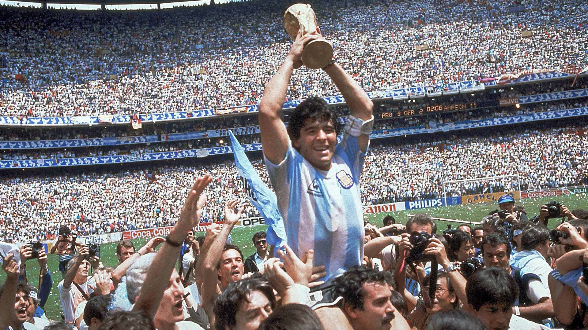 En 1986, el Estadio Azteca presenció la derrota de Inglaterra ante Argentina con la “Mano de Dios” y el “Gol del Siglo” de Diego Armando Maradona. (AP)