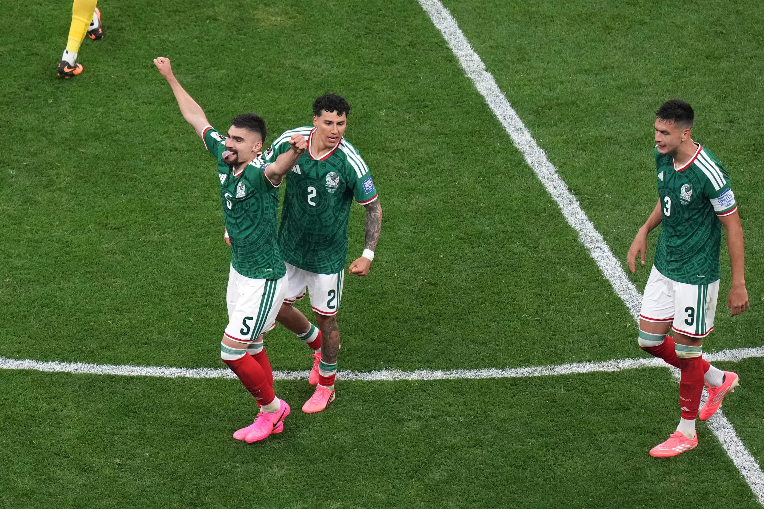 Los 16vos de final se jugaron en la cancha del Estadio Azteca vs. Ecuador. (AP Foto/Silvia Izquierdo)