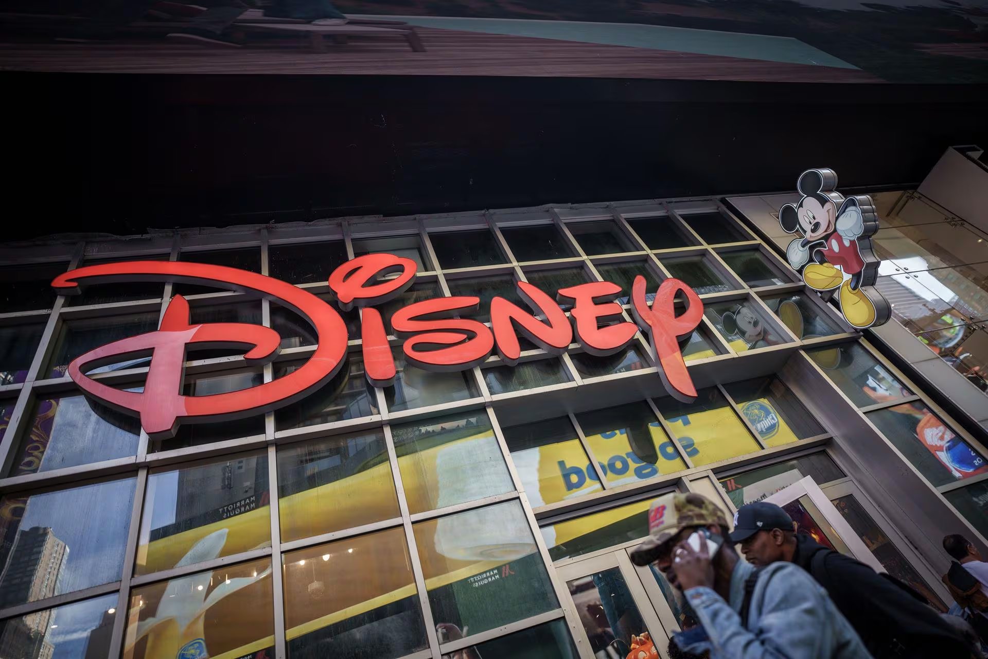Disney, Universal y Warner Bros. enfrentan una demanda vinculada a la creación de imágenes con IA. (Europa Press)