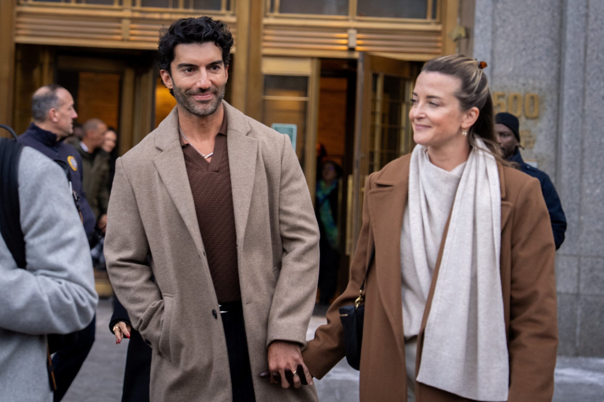 Justin Baldoni y Emily Baldoni afirmaron que evitaron hablar en público para no interferir con el proceso judicial - REUTERS/David 'Dee' Delgado