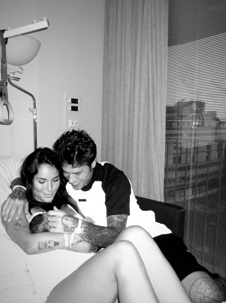 Carrusel de fotos de la paternidad de Fedez. (Instagram @fedez)