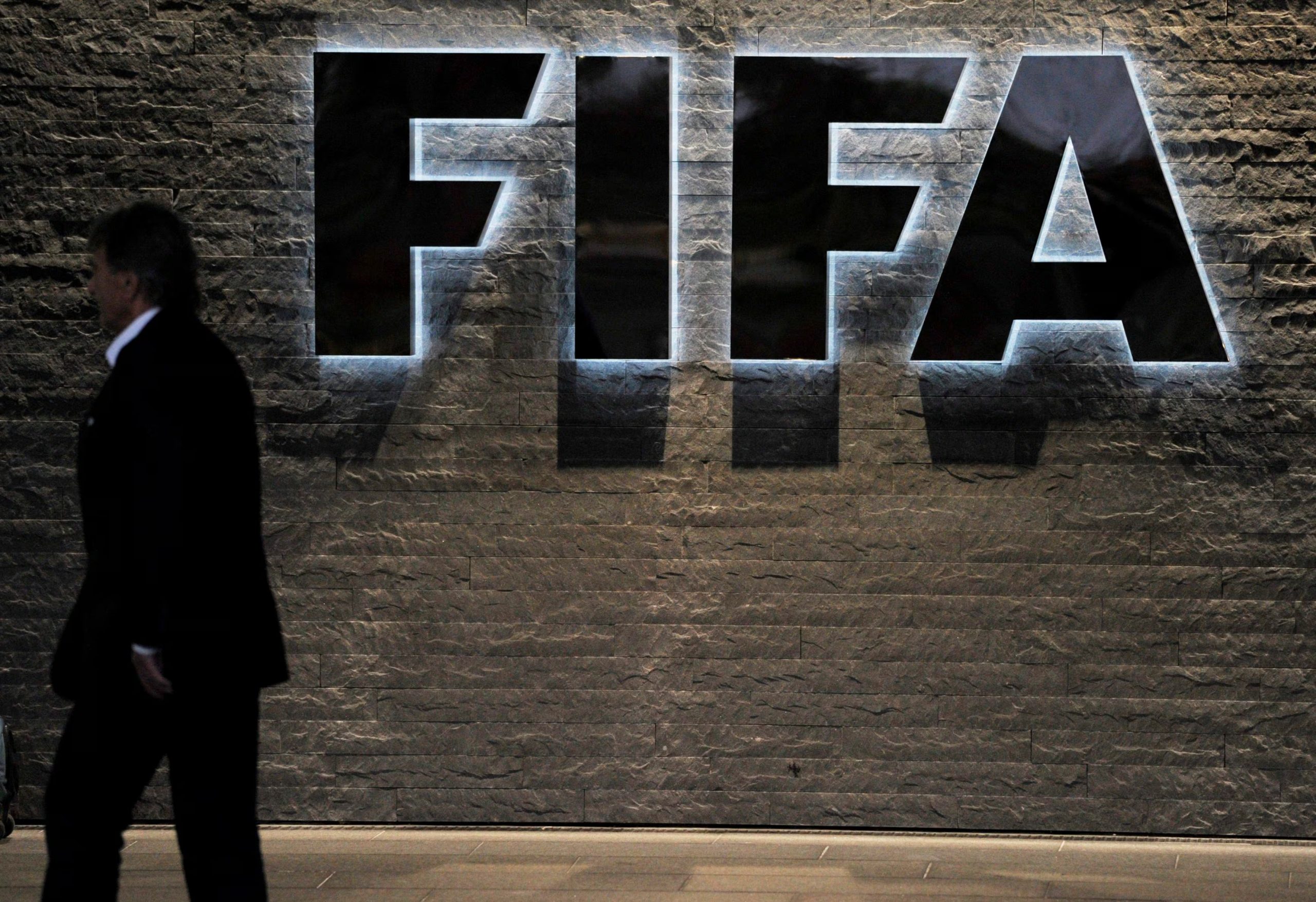 Los derechos de transmisión de los partidos de la FIFA solo están habilitados para unas plataformas. (Foto: EFE/Steffen Schmidt/Archivo)