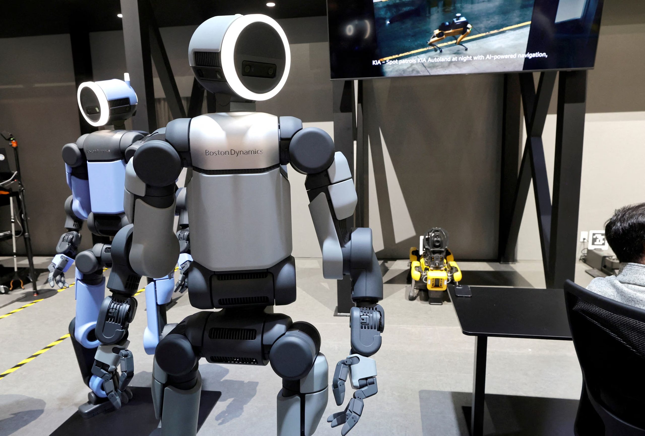 Gemini Robotics ER 2 es la parte del sistema que piensa, no la que mueve al robot. REUTERS/Steve Marcus/File Photo
