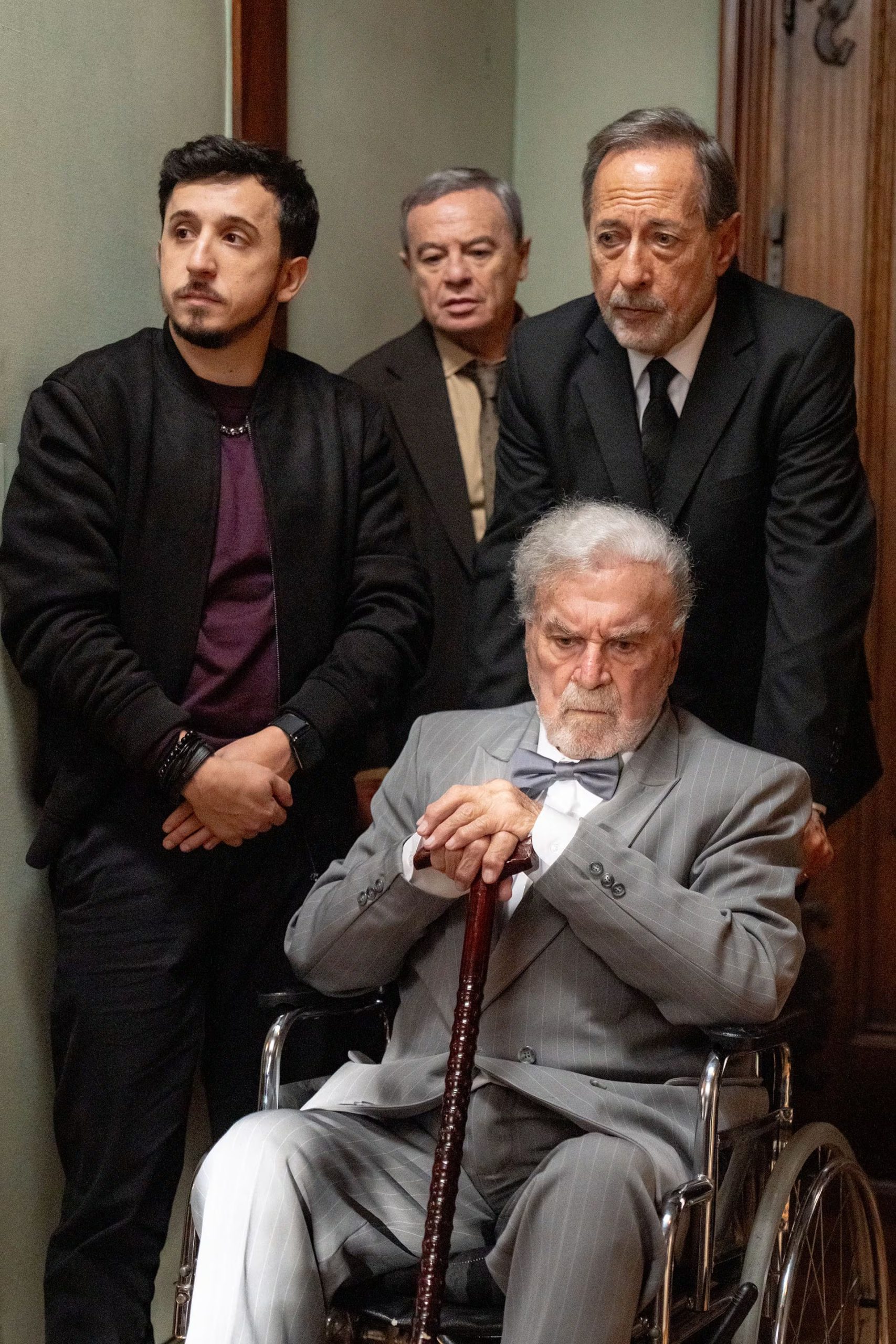 Rodrigo Noya, Pablo Codevila, Guillermo Francella y Rodolfo Ranni, parte del elenco de Un funeral y medio