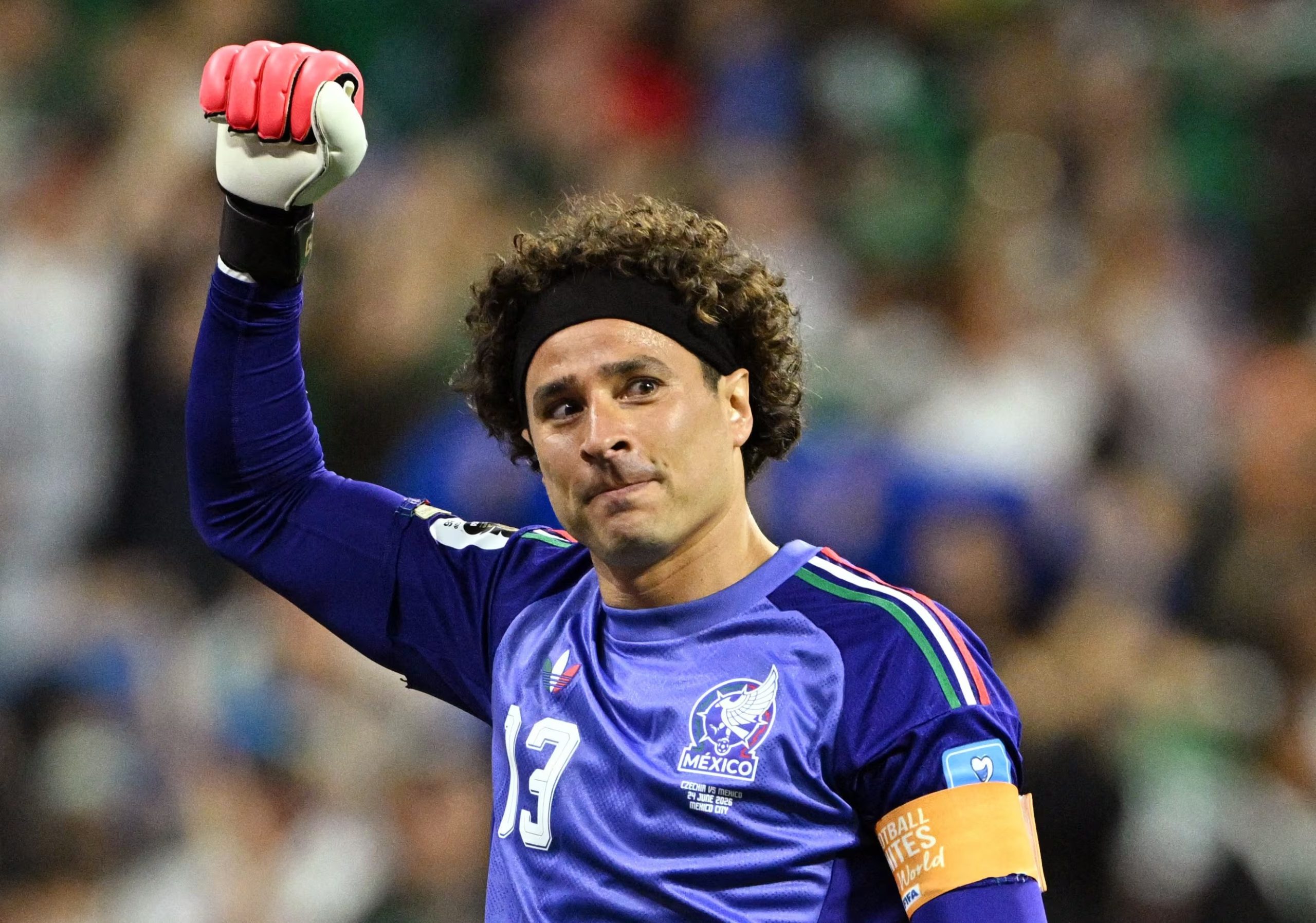 Ochoa suplantó al Tala en el triunfo nacional sobre Chequia en el Azteca. REUTERS/Annegret Hilse