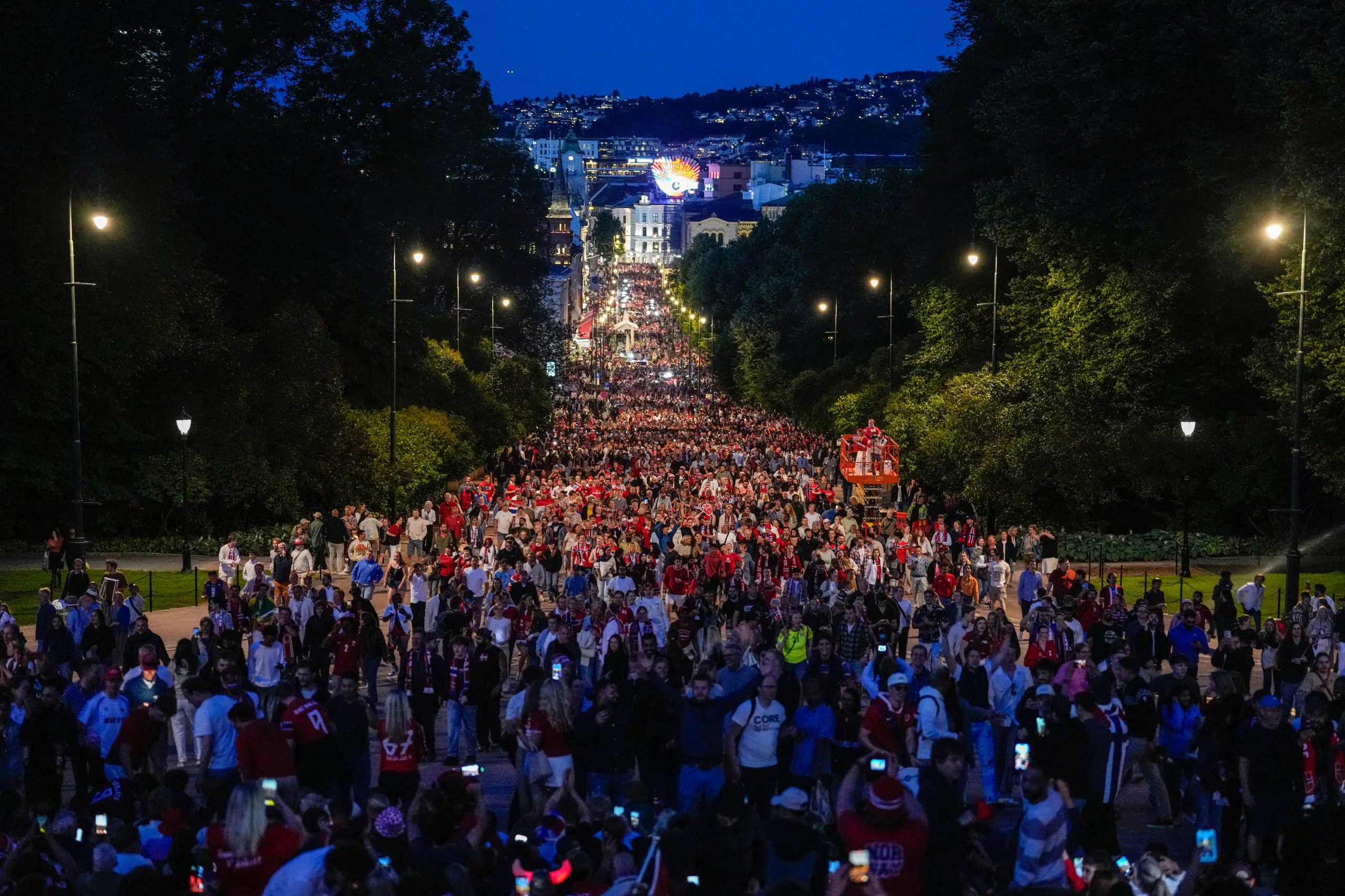 En Oslo, capital de Noruega, cada vez que juega su selección las calles se inundan de fanáticos en apoyo al equipo. (Infobae Centroamérica/ Javad Parsa / NTB / AFP) / Norway OUT