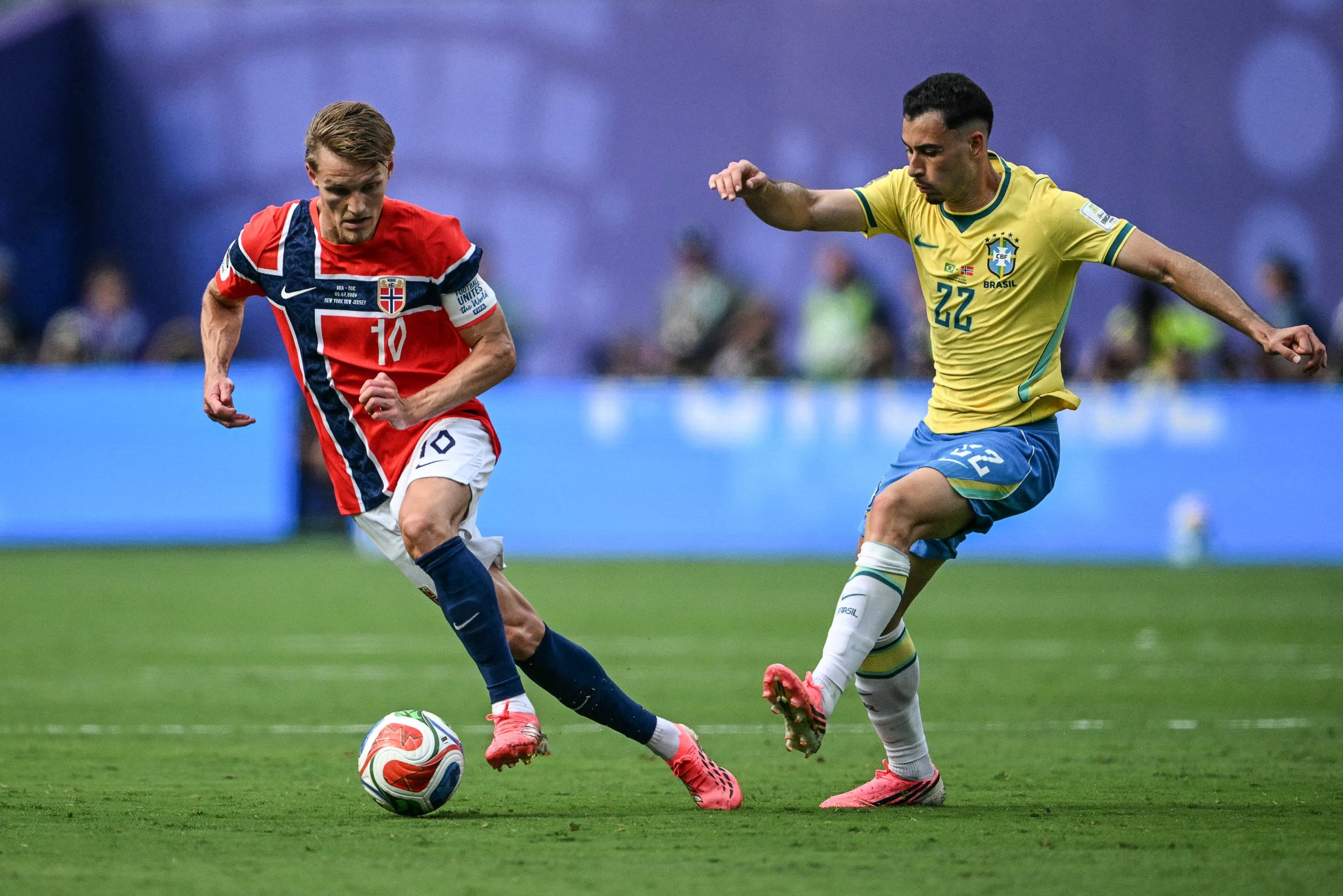Martin Odegaard, el número diez de la selección nórdica, es parte fundamental del desempeño del equipo. (Infobae Centroamérica/ MAURO PIMENTEL / AFP)