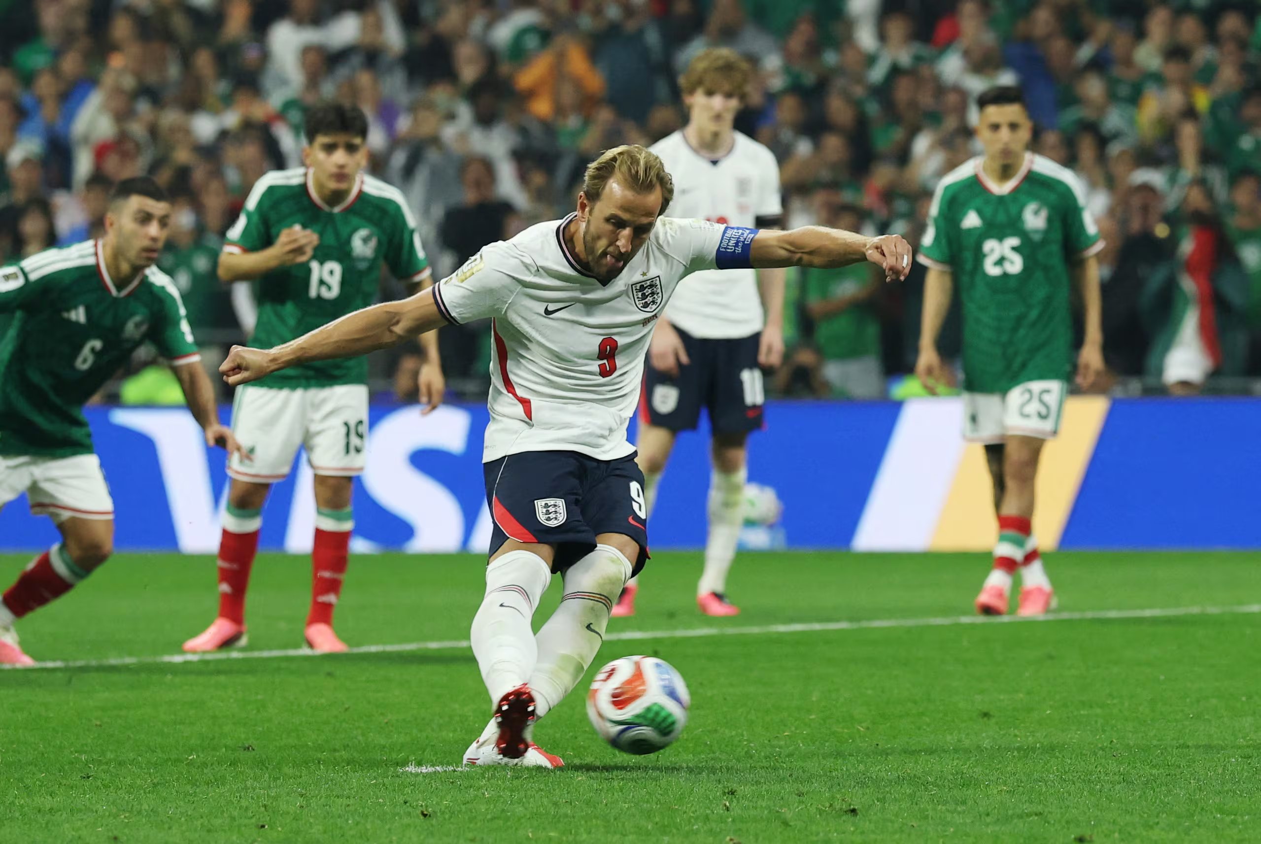 Soccer Football - FIFA World Cup 2026 - Round of 16 - Mexico v England - Estadio Azteca, Mexico City, Mexico - July 5, 2026 England's Harry Kane scores their third goal from the penalty spot REUTERS/Paul Childs
