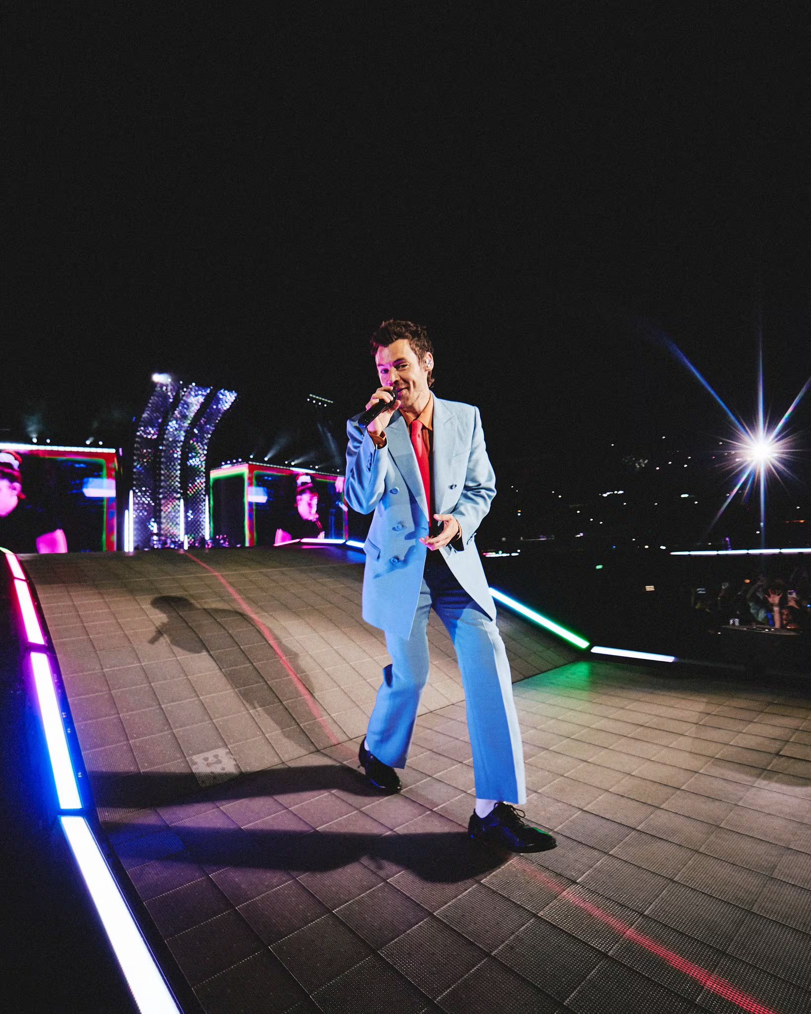 El cantante llegó a Sudamérica después de completar una residencia histórica de 12 conciertos en el estadio Wembley de Londres. (Instagram/HSHQ)