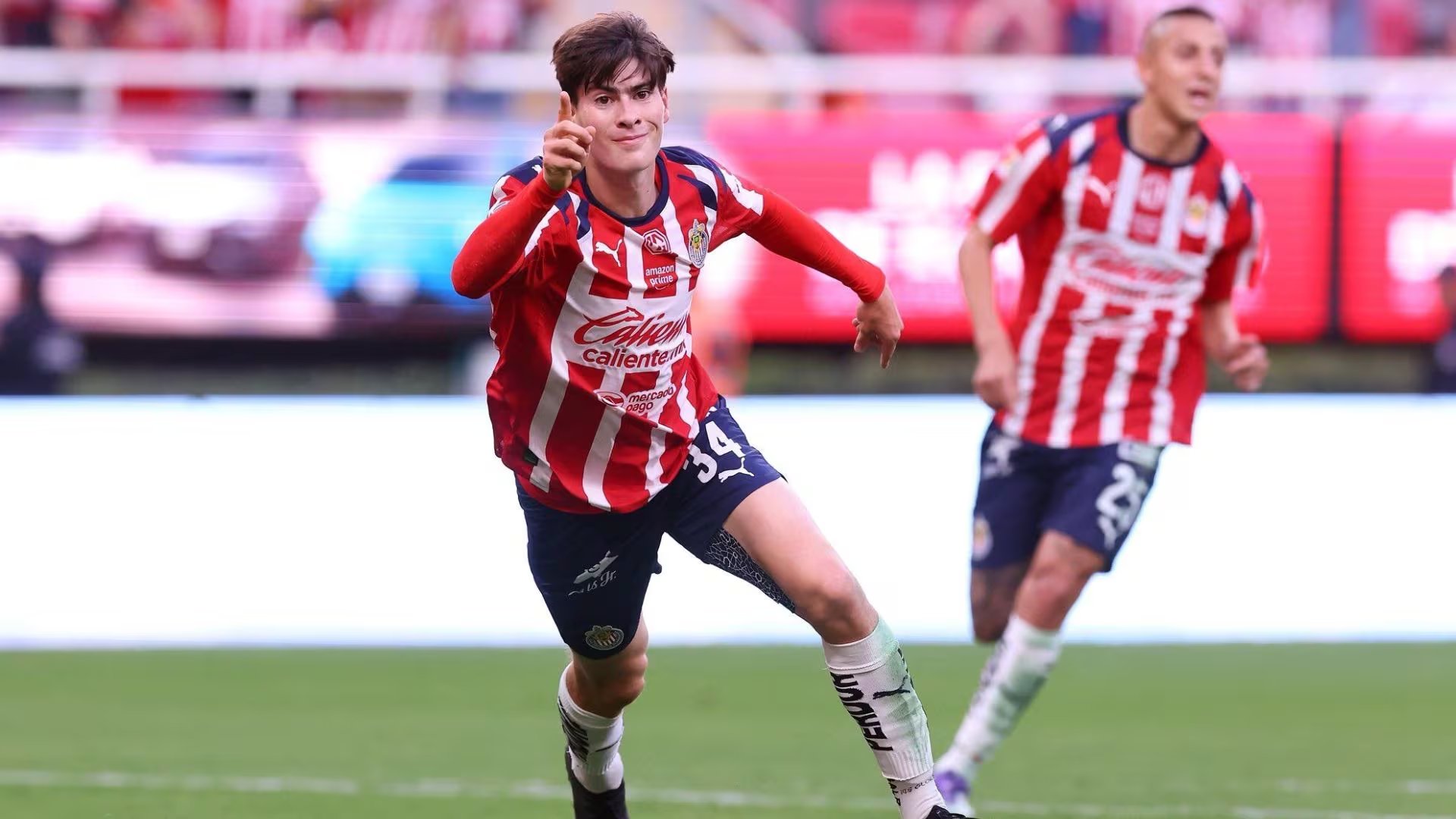 Armando González fue convocado por primera vez a la Selección Nacional (X @Chivas)