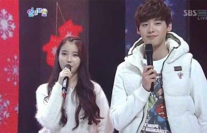 Ambos artistas se conocieron en 2012 durante su etapa como presentadores del programa musical Inkigayo (Captura de video)