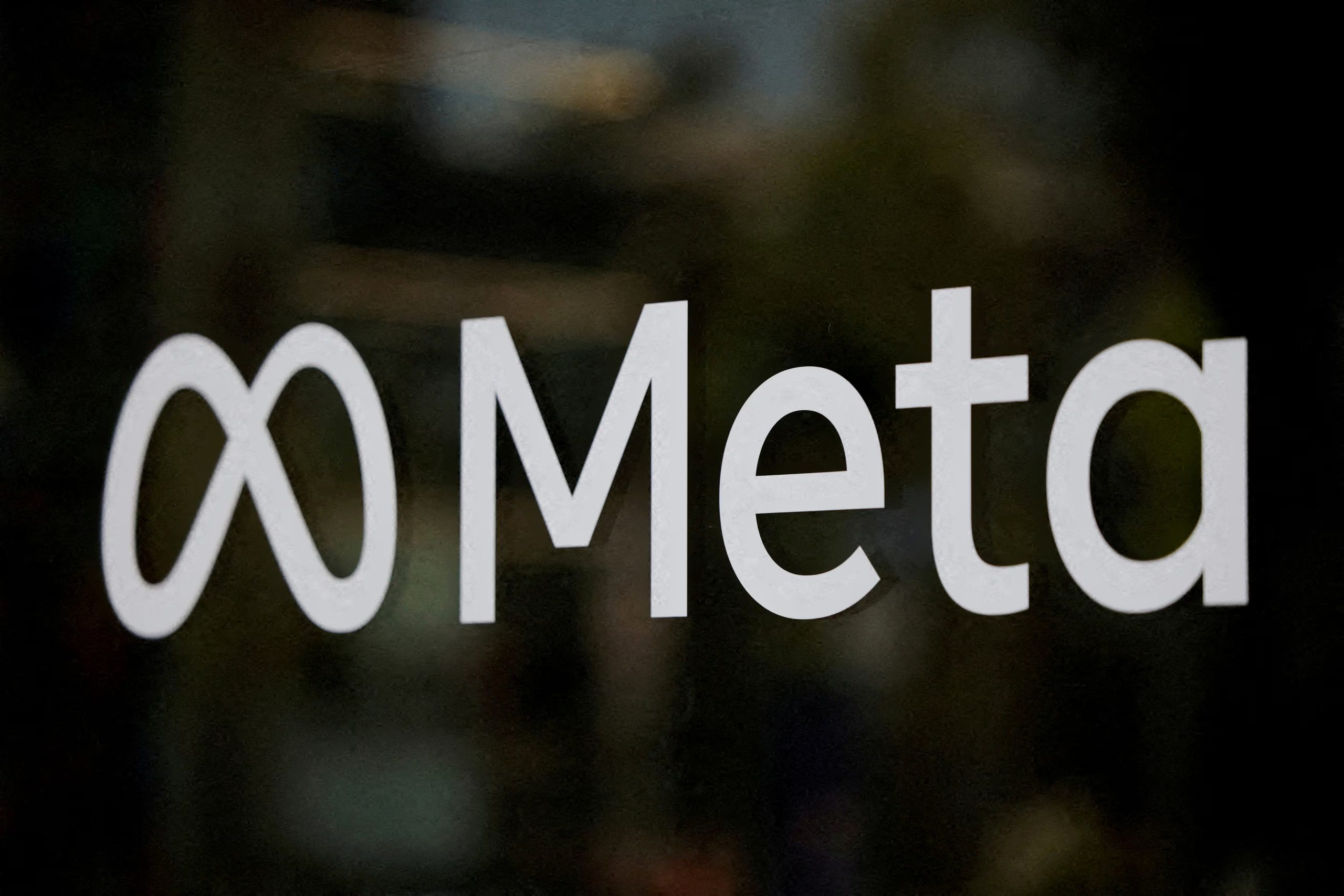 La Comisión Europea afirma que Meta ignoró el impacto de ciertas funciones de diseño en sus plataformas. REUTERS/Daniel Cole/File Photo