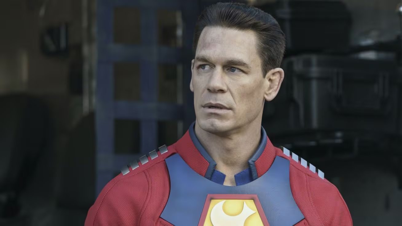 John Cena afirmó que la restauración capilar mejoró su confianza personal y también amplió sus oportunidades laborales como actor (Peacemaker - DC Studios - Max)