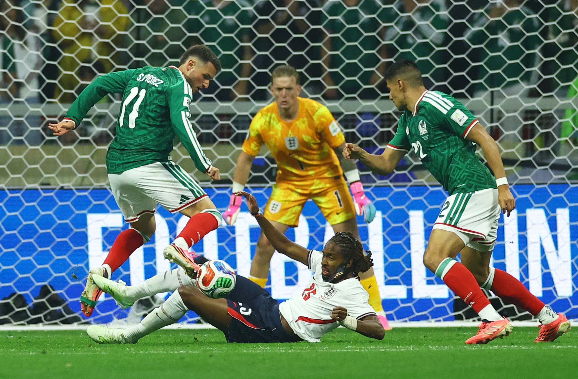 Santiago Giménez y “Memote” Martínez no marcaron goles durante sus participaciones con el Tri en este Mundial 2026. REUTERS/Daniel Becerril