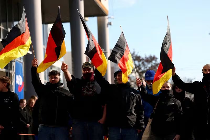 Imagen de archivo de una concentración de seguidores del partido de extrema derecha Alternativa por Alemania, en Berlín, Alemania, a 22 febrero 2025. (Reuters/Christian Mang)