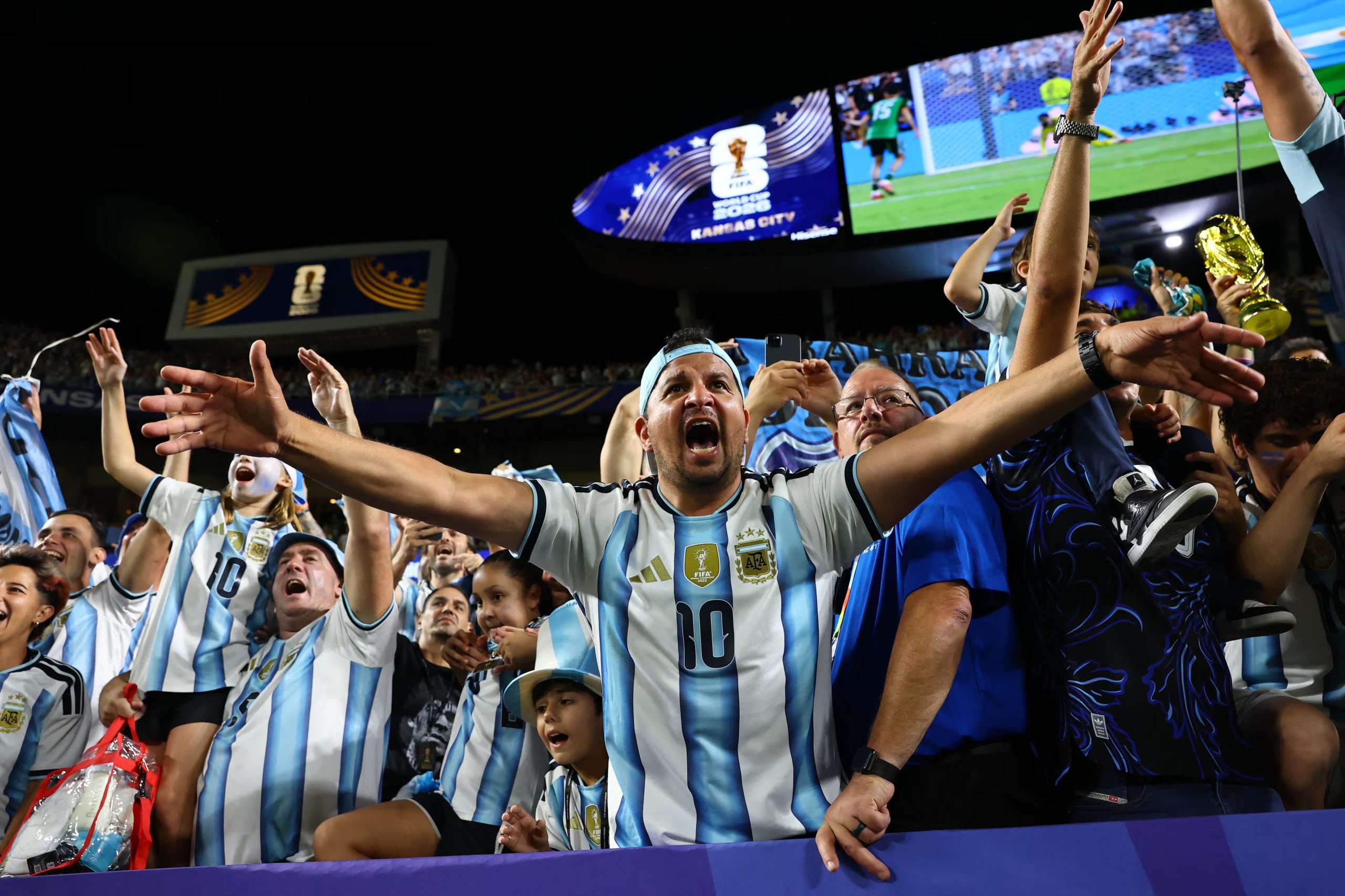 Las entradas para Argentina vs Suiza en Kansas City superaron los USD 1.700 y alcanzaron cerca de USD 3.000 en el nivel inferior (REUTERS/Bernadett Szabo)