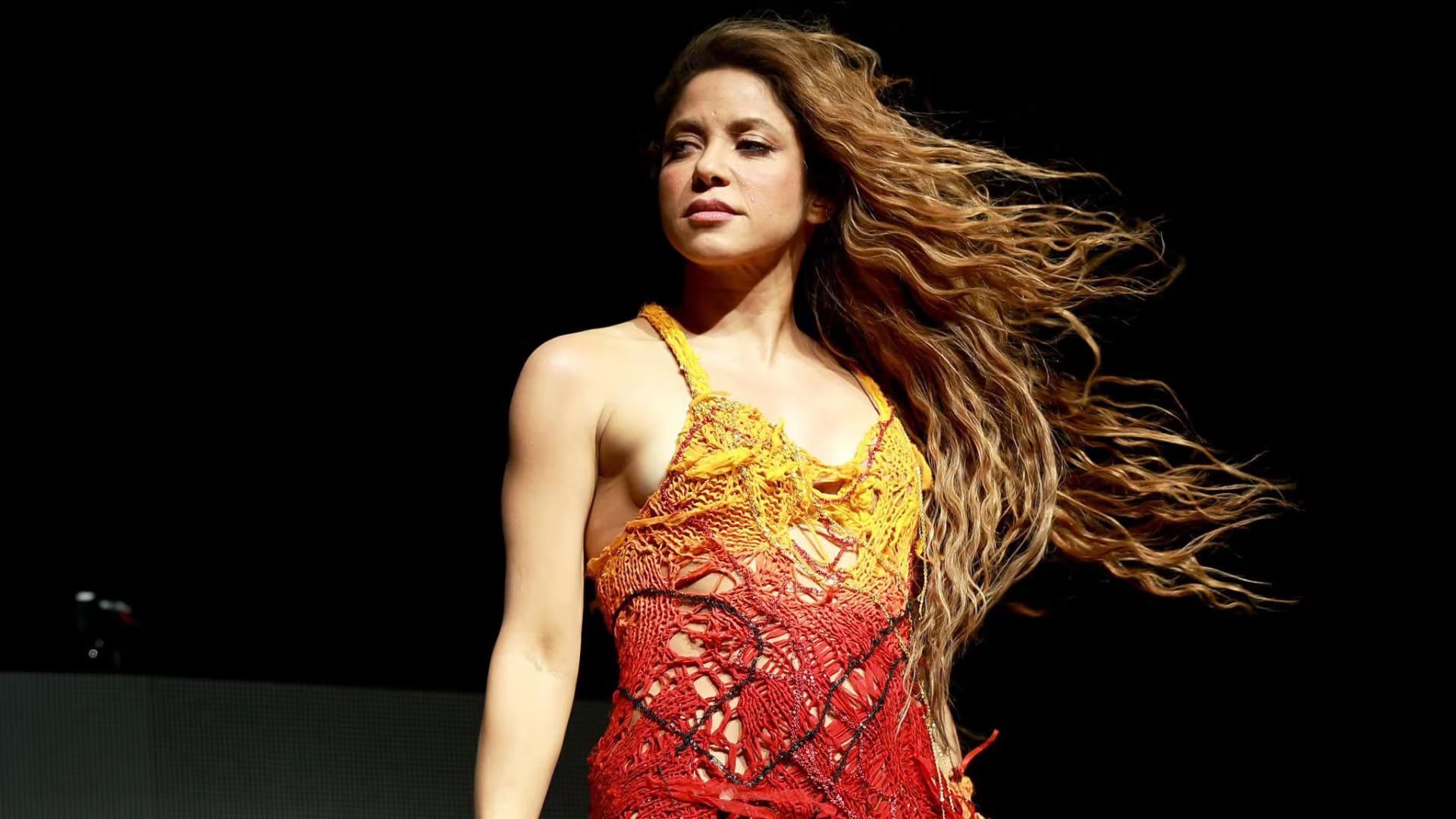 Karol G mencionó ejemplos de figuras como Shakira y Daddy Yankee para ilustrar el talento latino que no había sido considerado en el festival - crédito @ShakiraFandoms1/X