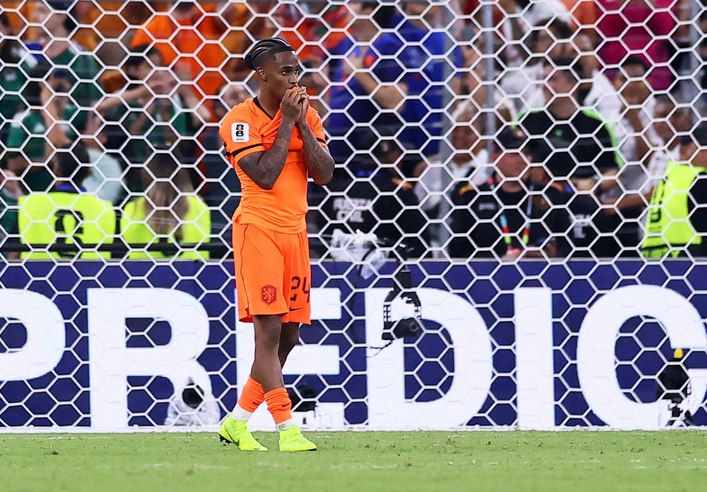 La federación de Países Bajos denunció insultos racistas contra Crysencio Summerville, Justin Kluivert y Quinten Timber tras la derrota ante Marruecos (REUTERS/Eloisa Sanchez)