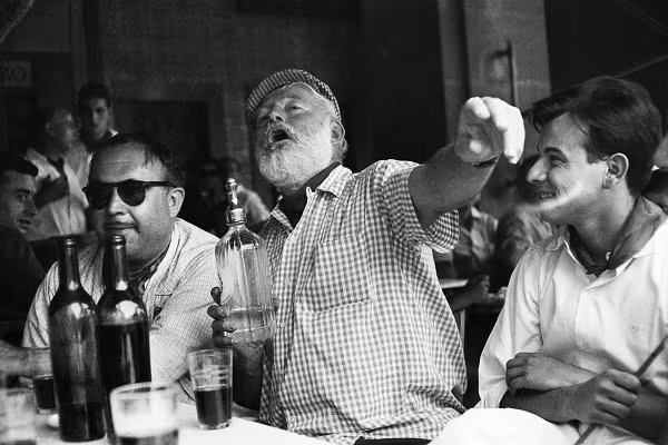 Hemingway asistió nueve veces a los Sanfermines y vinculó su obra con las fiestas de Pamplona y el protagonismo del toro