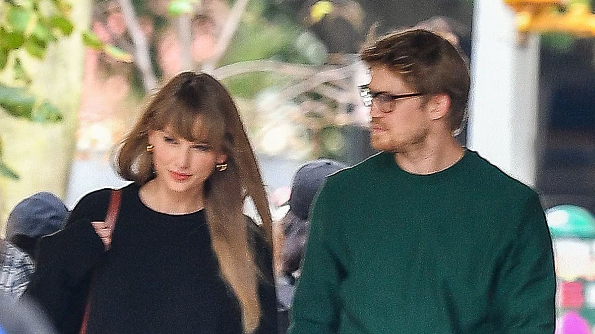 Los fans leyeron como una autocrítica de Taylor Swift el verso “Y yo tampoco me casaría conmigo misma” dentro de su relación con Joe Alwyn (The Image Direct/The Grosby Group)