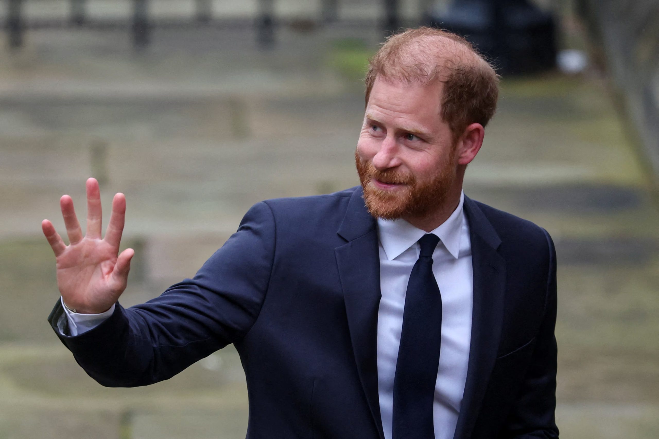 Harry dijo que intenta no pensar demasiado en la pérdida de cabello y describió una rutina mínima de cuidado personal (REUTERS/Isabel Infantes)