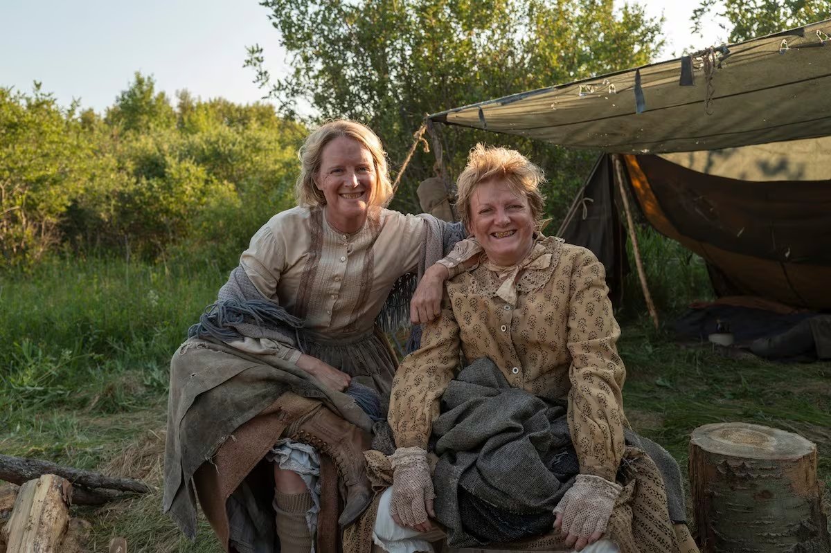 En la nueva versión, Arngrim interpreta a Ida, una misteriosa mujer del bosque que pone en aprietos a Laura y Mary Ingalls. (Composición fotográfica(NBC/Netflix)
