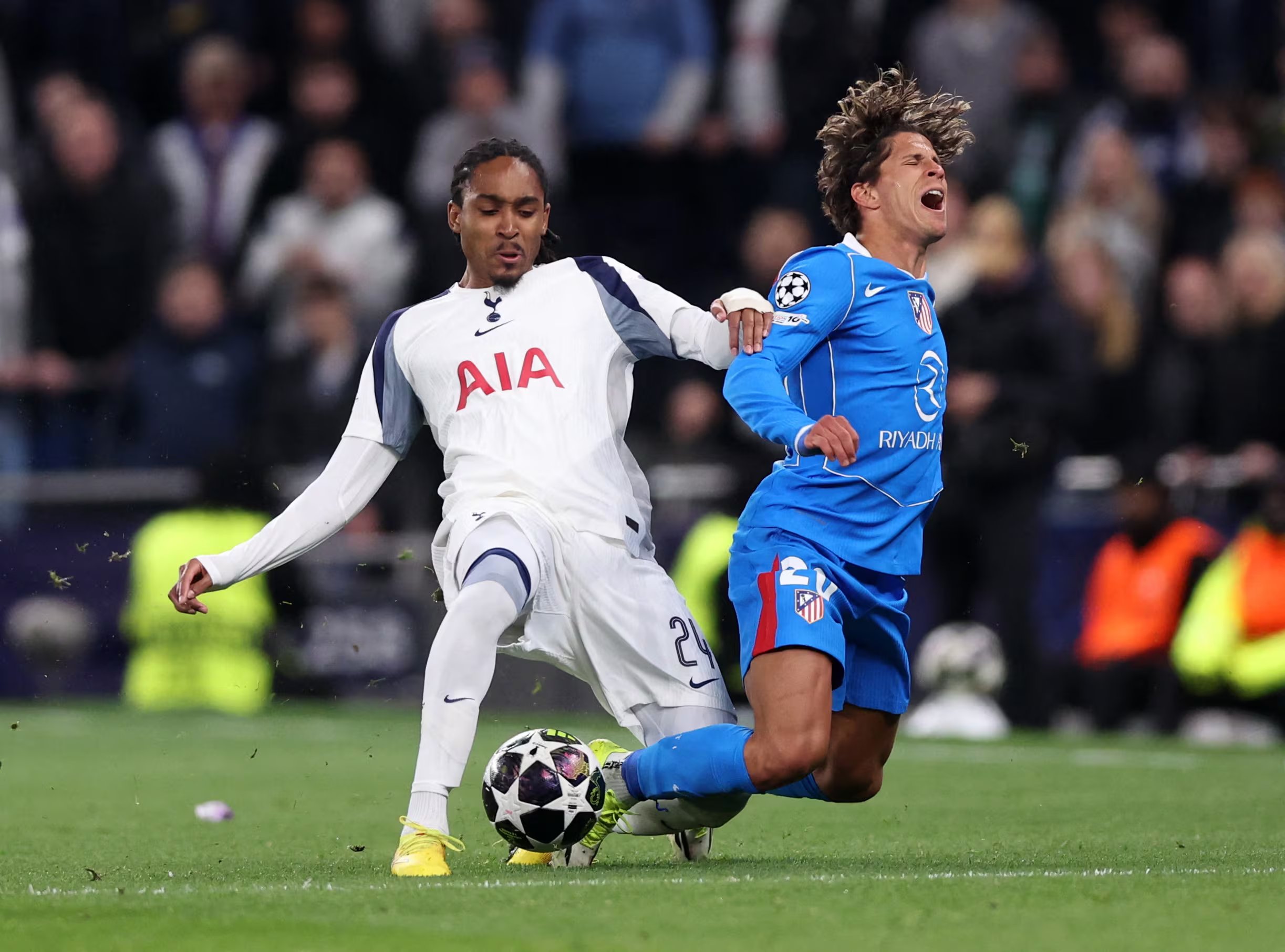 Spence, en un partido de Champions contra el Atlético de Madrid. (REUTERS/David Klein)