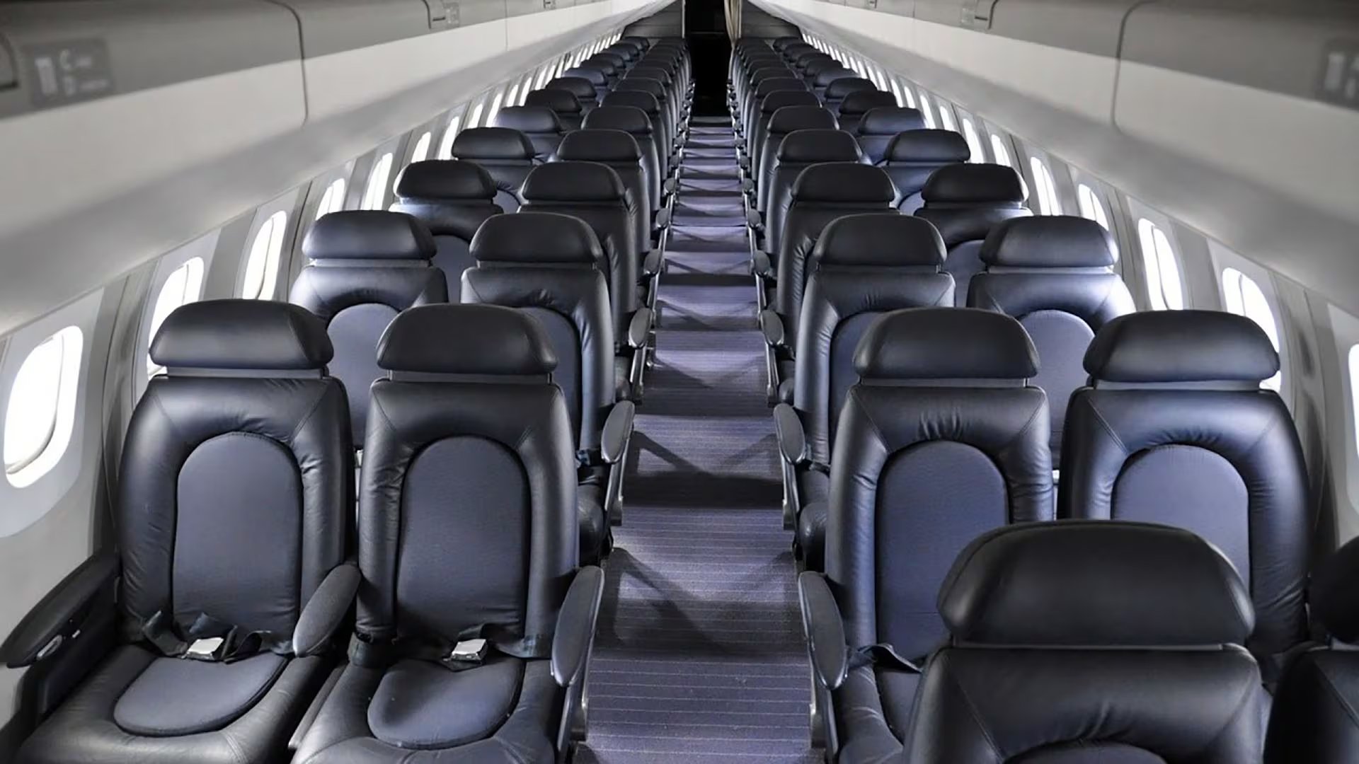 El avión supersónico Concorde volaba a 18.000 metros de altura y ofrecía un servicio de lujo para cien pasajeros con pasajes de 9.000 dólares (unos 23.000 actuales)