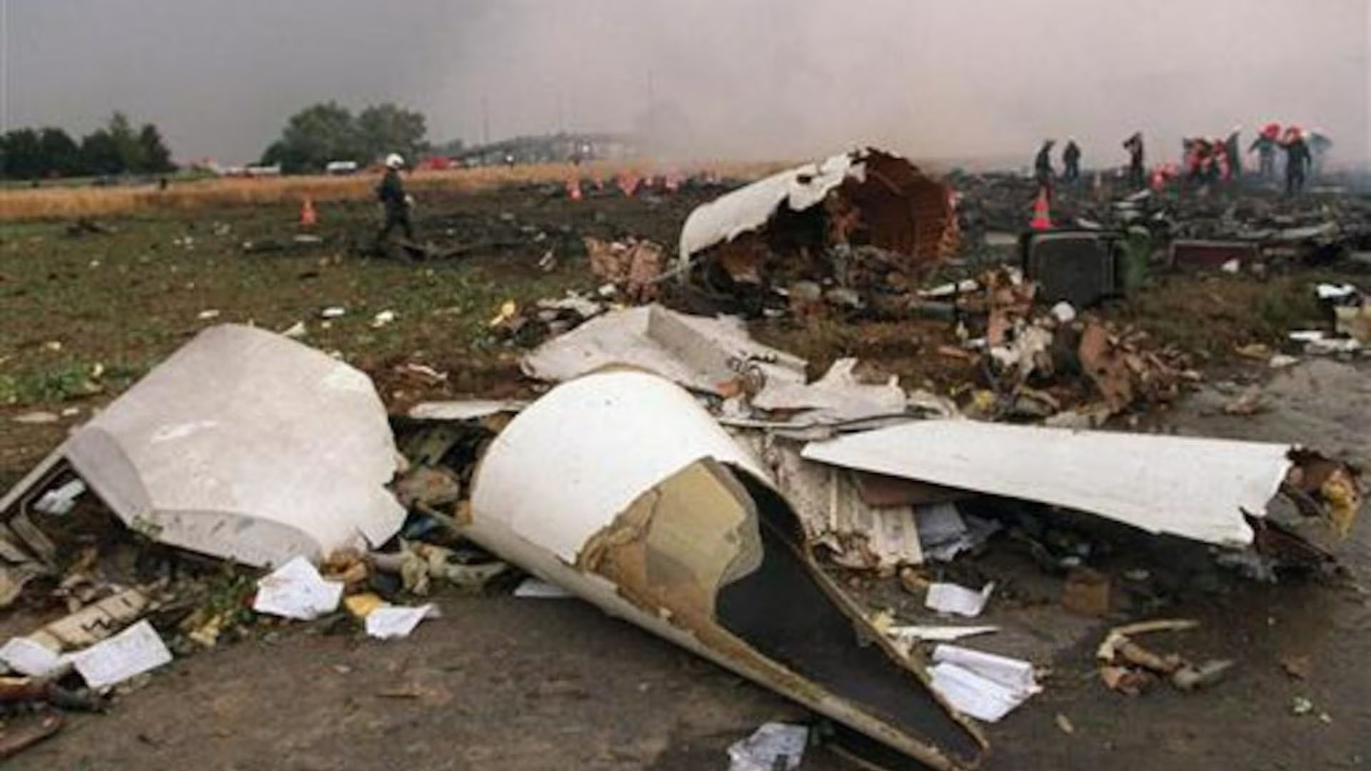 Los peritos determinaron que una cinta metálica desprendida de un DC-10 de Continental Airlines perforó un neumático del Concorde y desencadenó el incendio (Reuters)