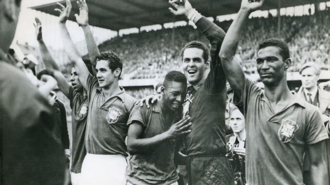 De la mano de un joven Pelé, Brasil fue campeón en el Mundial de Suecia 1958. Luego repetiría en Chile 1962 (AP)