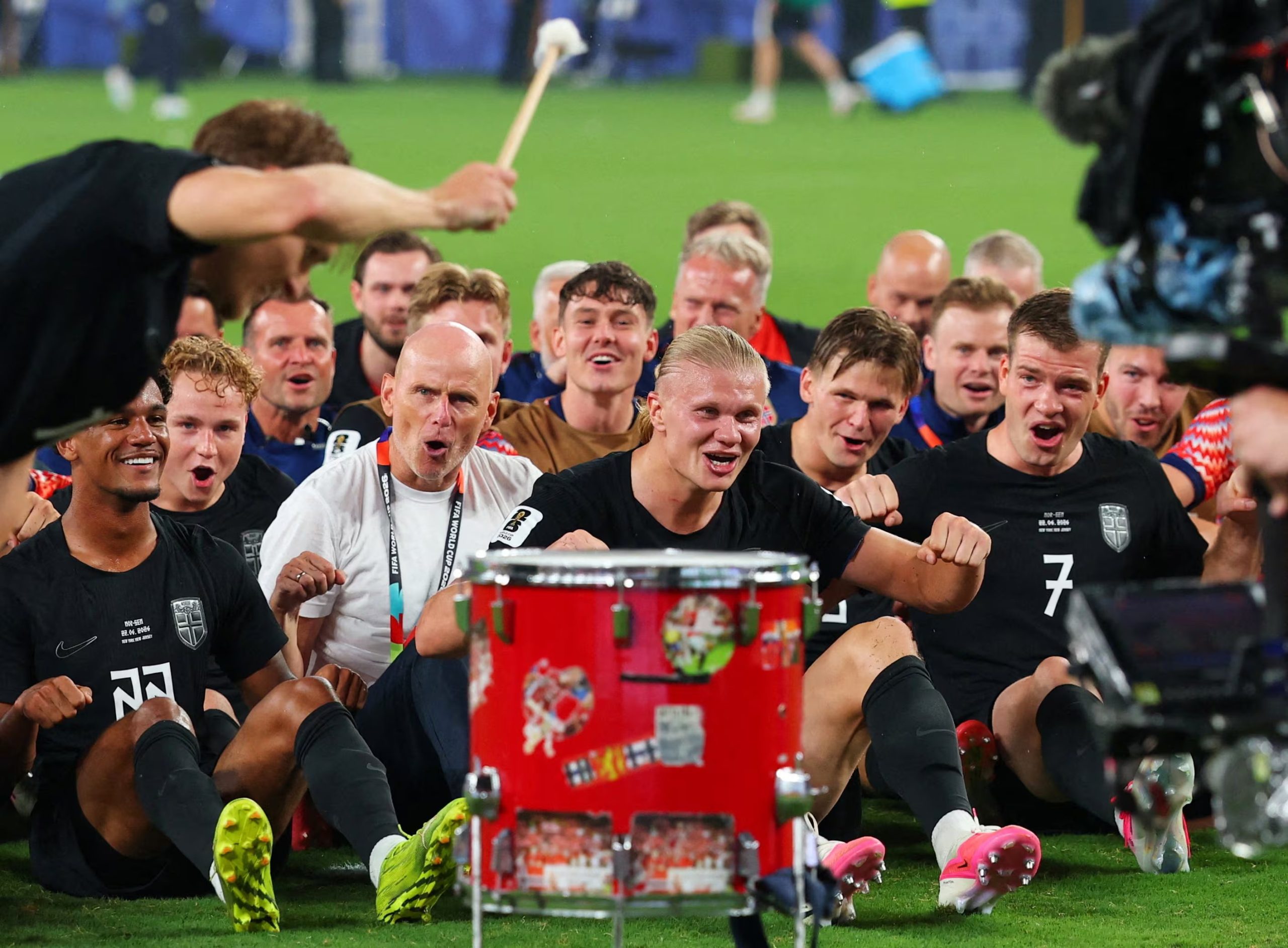 Los jugadores de la selección noruega hacen el 