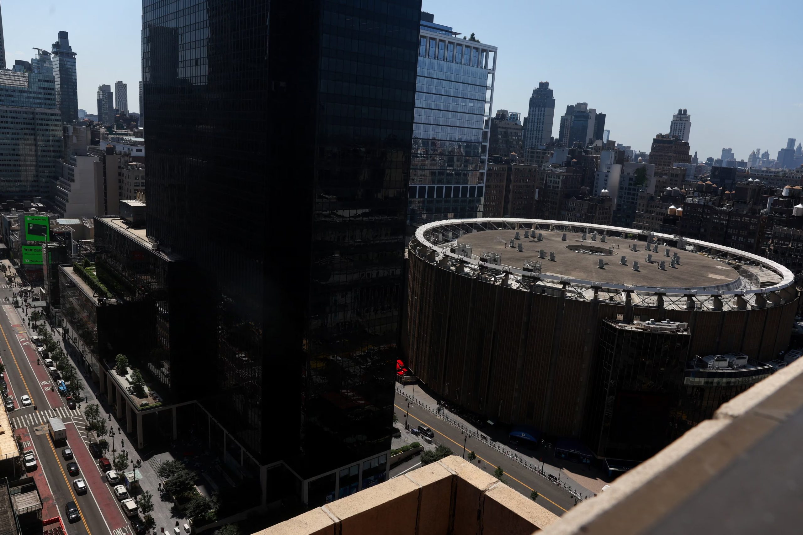 La ceremonia principal en el Madison Square Garden previó un cóctel en el sexto piso y una boda con recepción en la arena para cerca de 1.000 invitados el viernes (REUTERS/Shannon Stapleton)