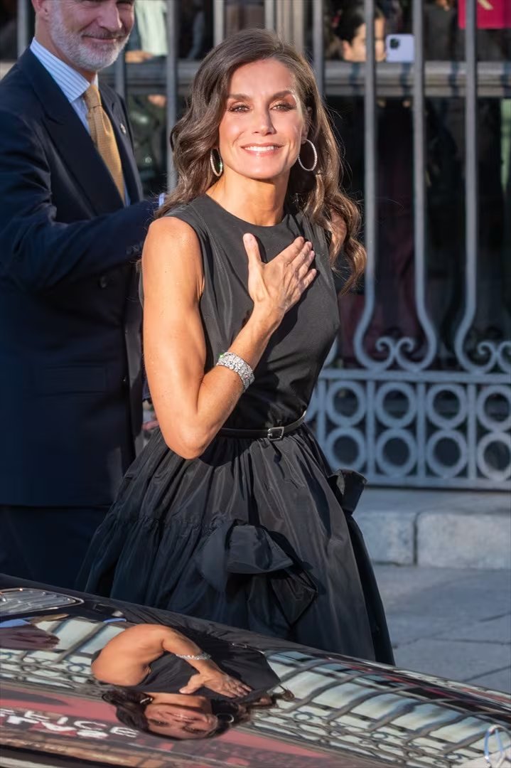 La reina Letizia ya llevó el vestido de The 2nd Skin en el Teatro Real en 2023 (Europa Press)