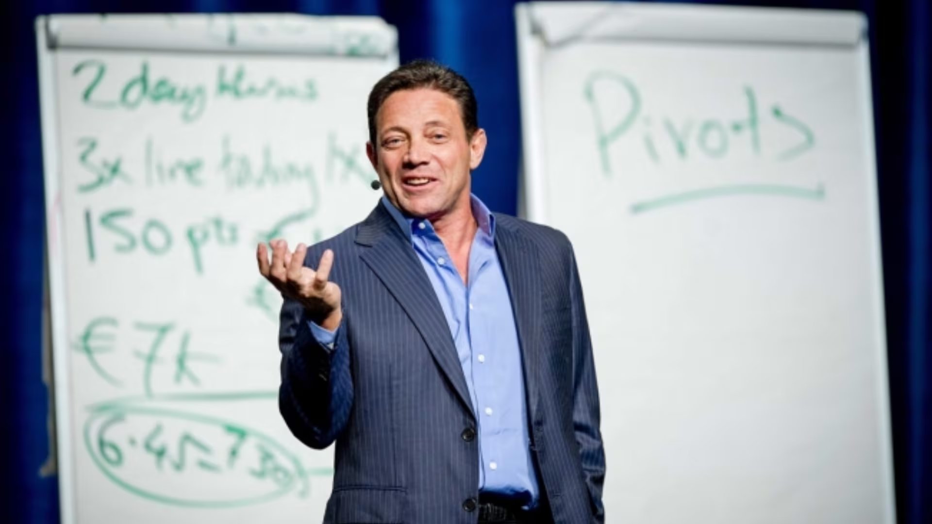 Jordan Belfort condujo bajo los efectos de Quaaludes, aunque el auto era un Mercedes-Benz y la caída fue menor a la mostrada en el filme (EFE)