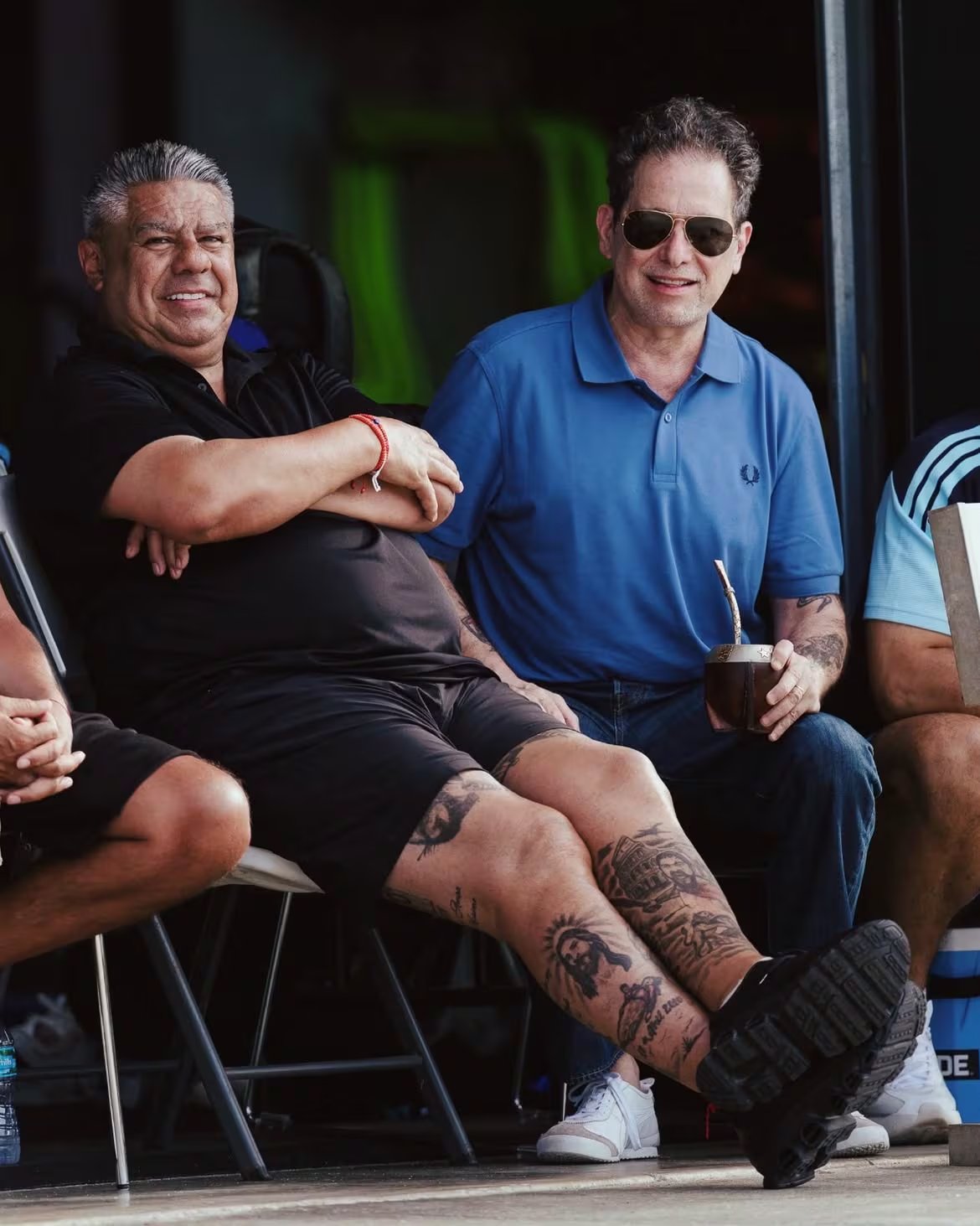 El presidente de la AFA junto al reconocido cantante