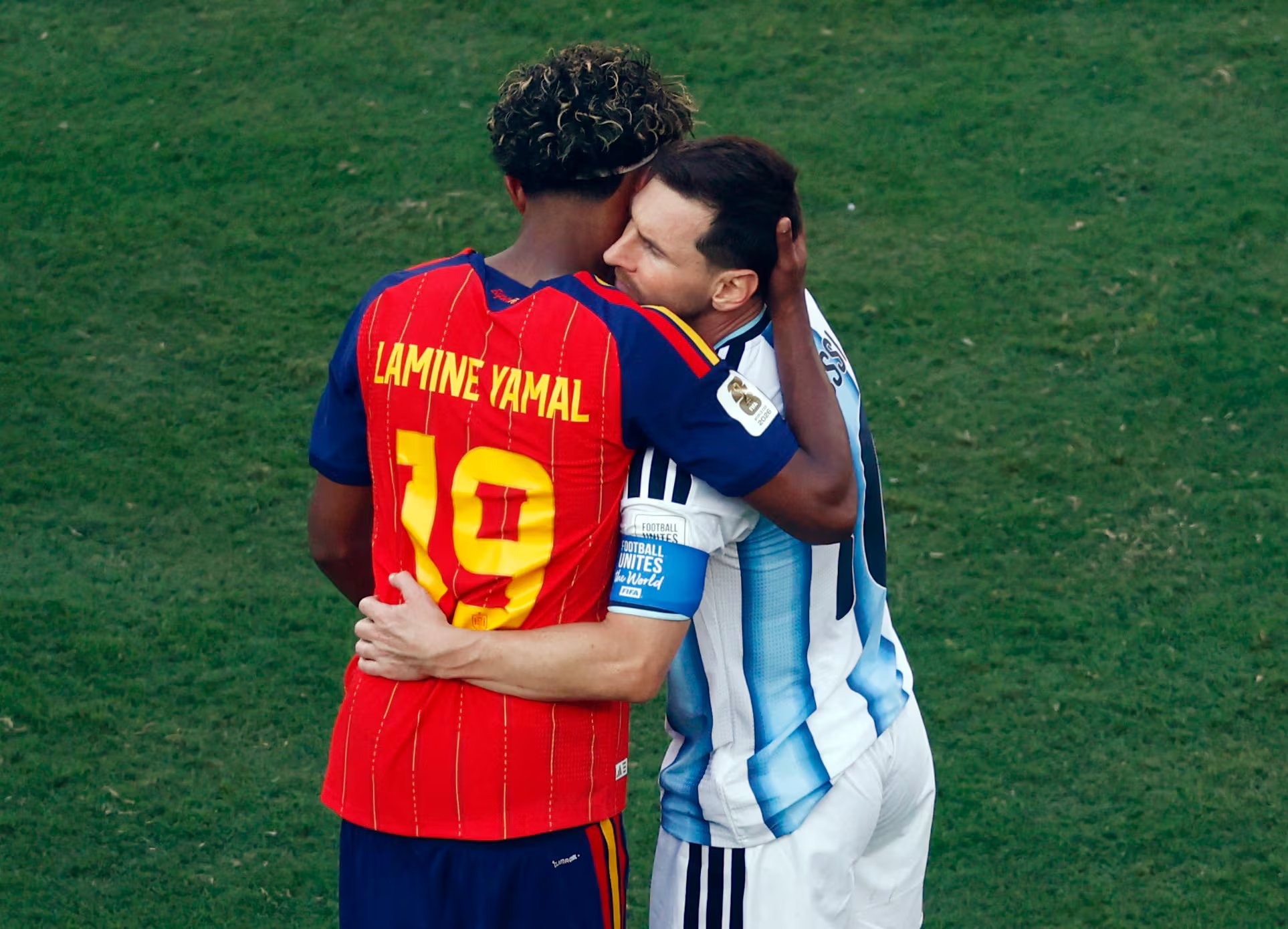 Lamine Yamal y Messi en la final del Mundial. (REUTERS/Jeenah Moon)