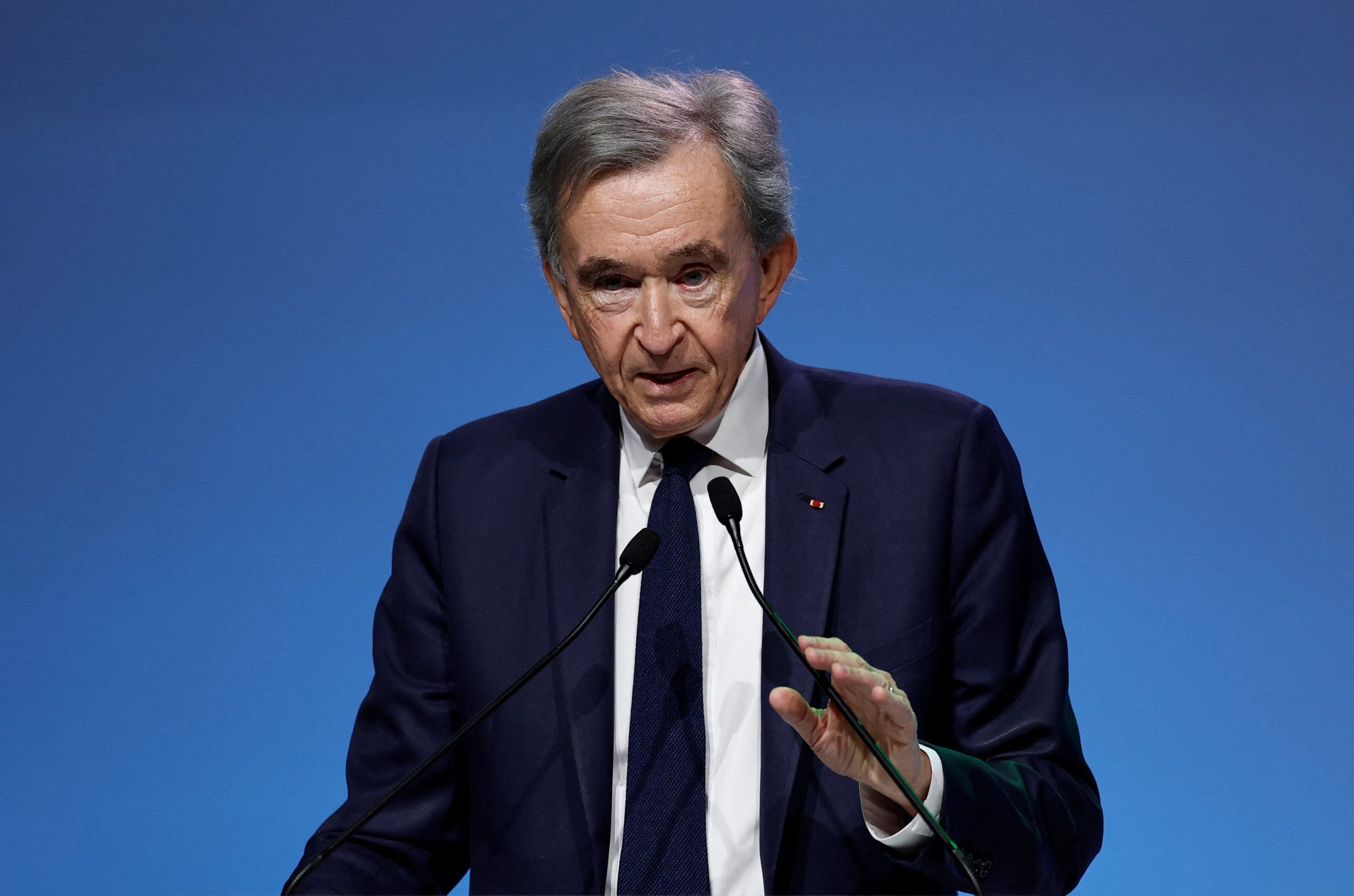 Bernard Arnault conservó el noveno puesto con USD 147.900 millones y siguió como el único no estadounidense del grupo de Forbes (REUTERS/Benoit Tessier)